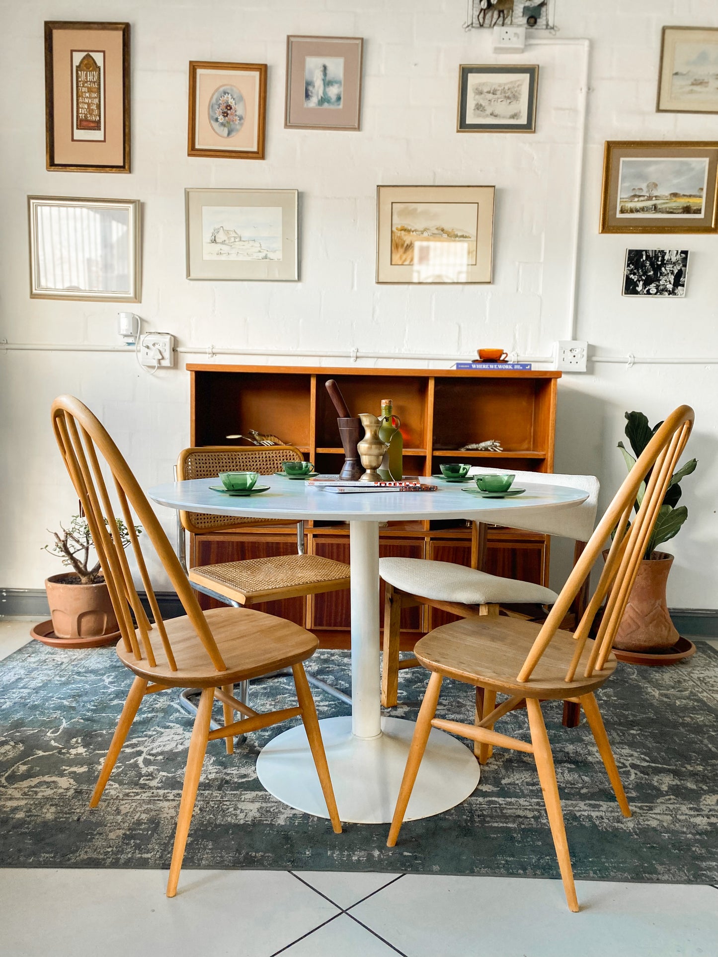Tulip Style Dining Table