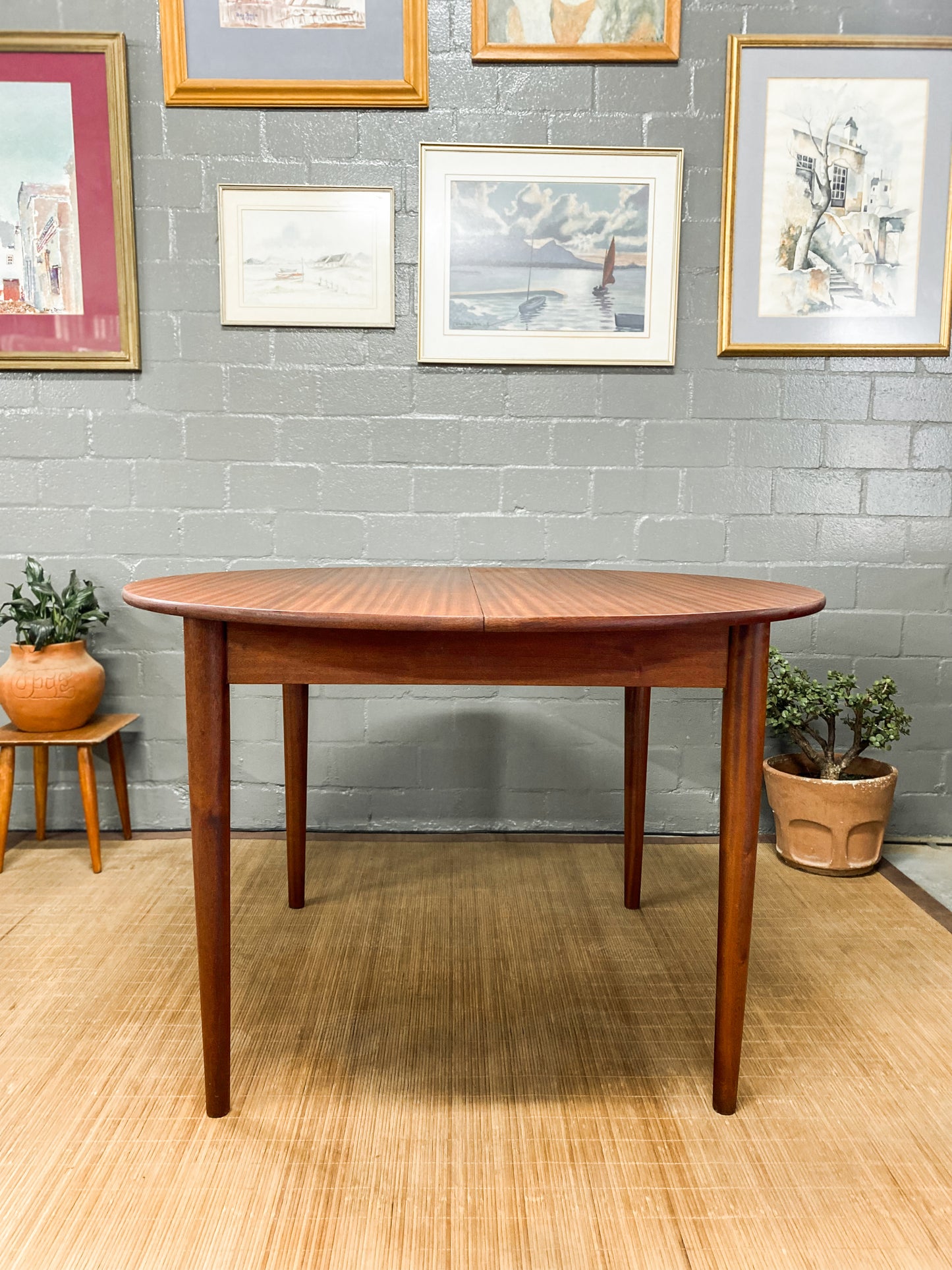 Mid Century Extendable Dining Table