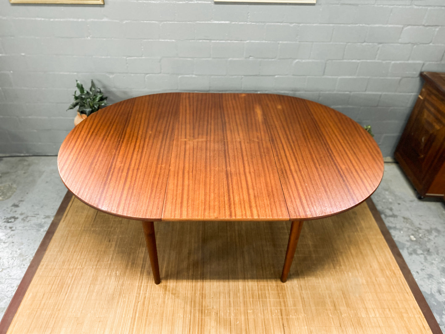 Mid Century Extendable Dining Table