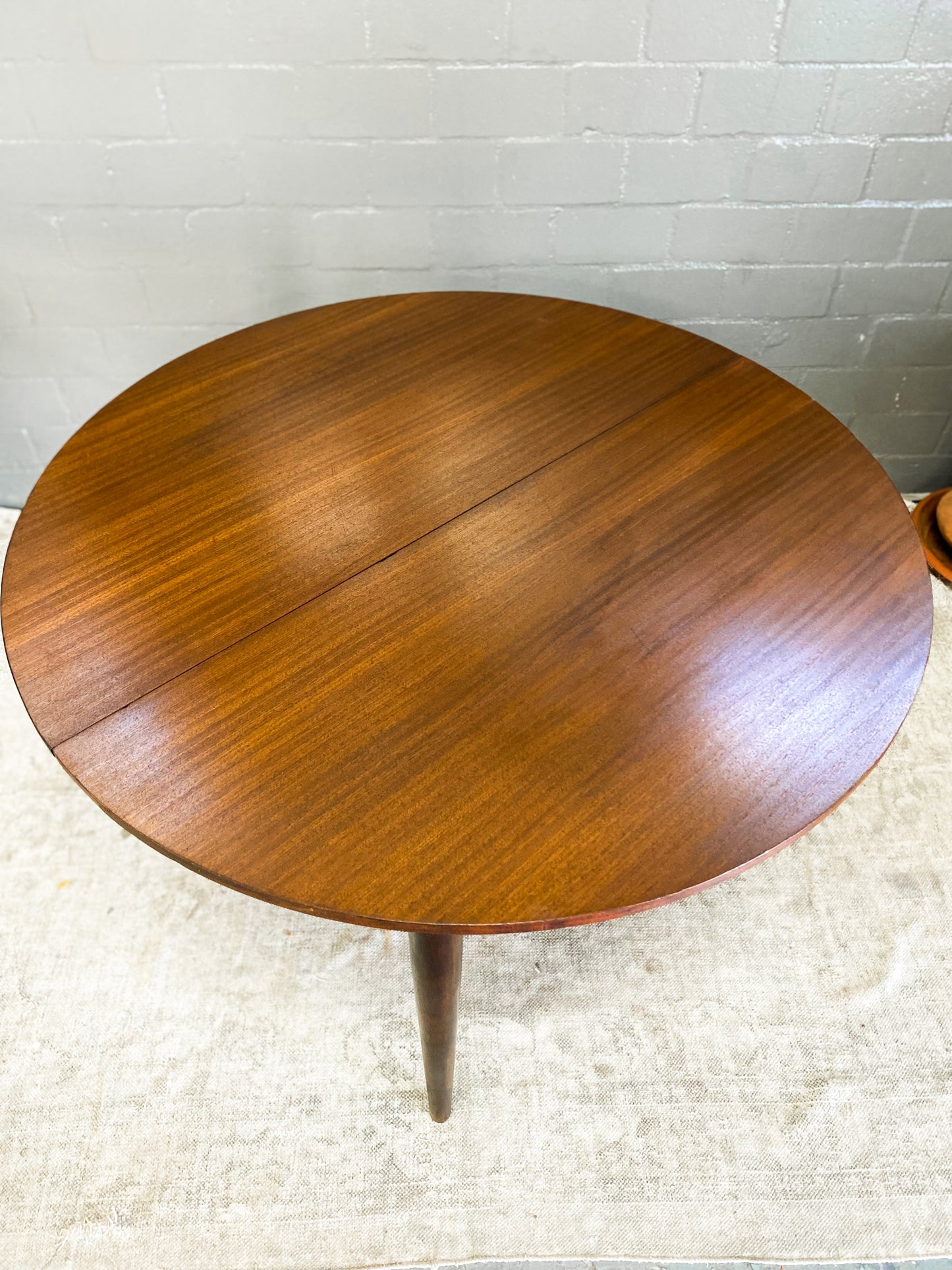 Round Mid Century Extendable Dining Table