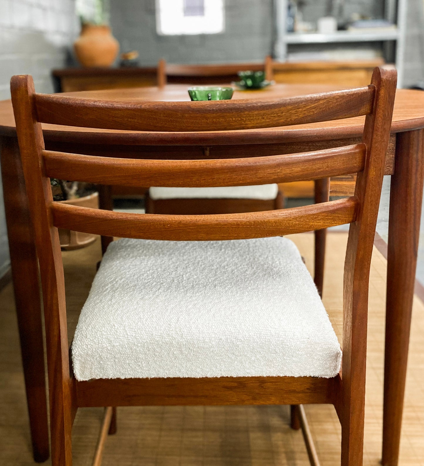 Mid Century Extendable Dining Table