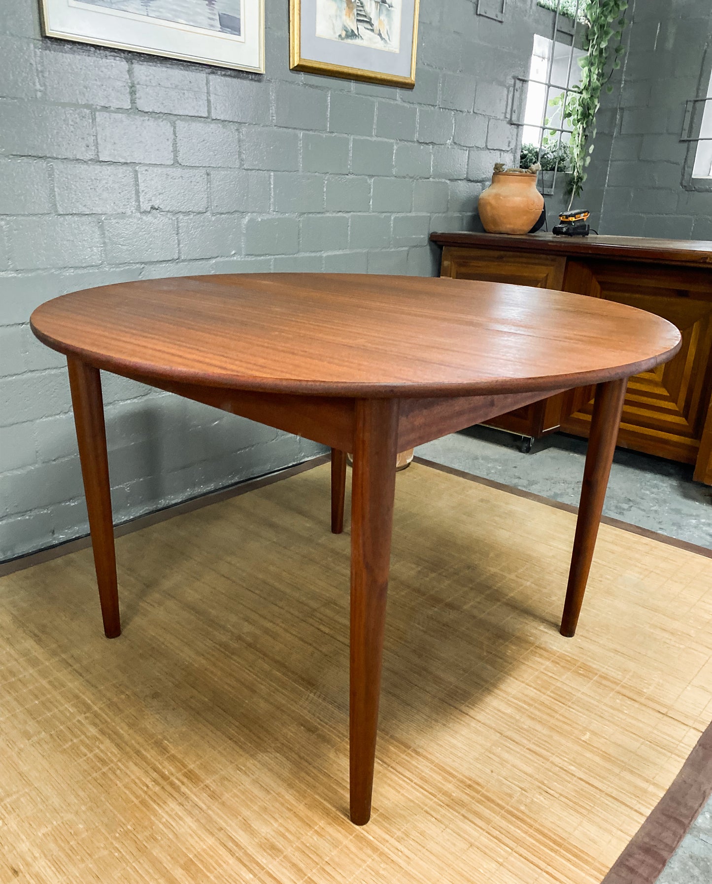 Mid Century Extendable Dining Table