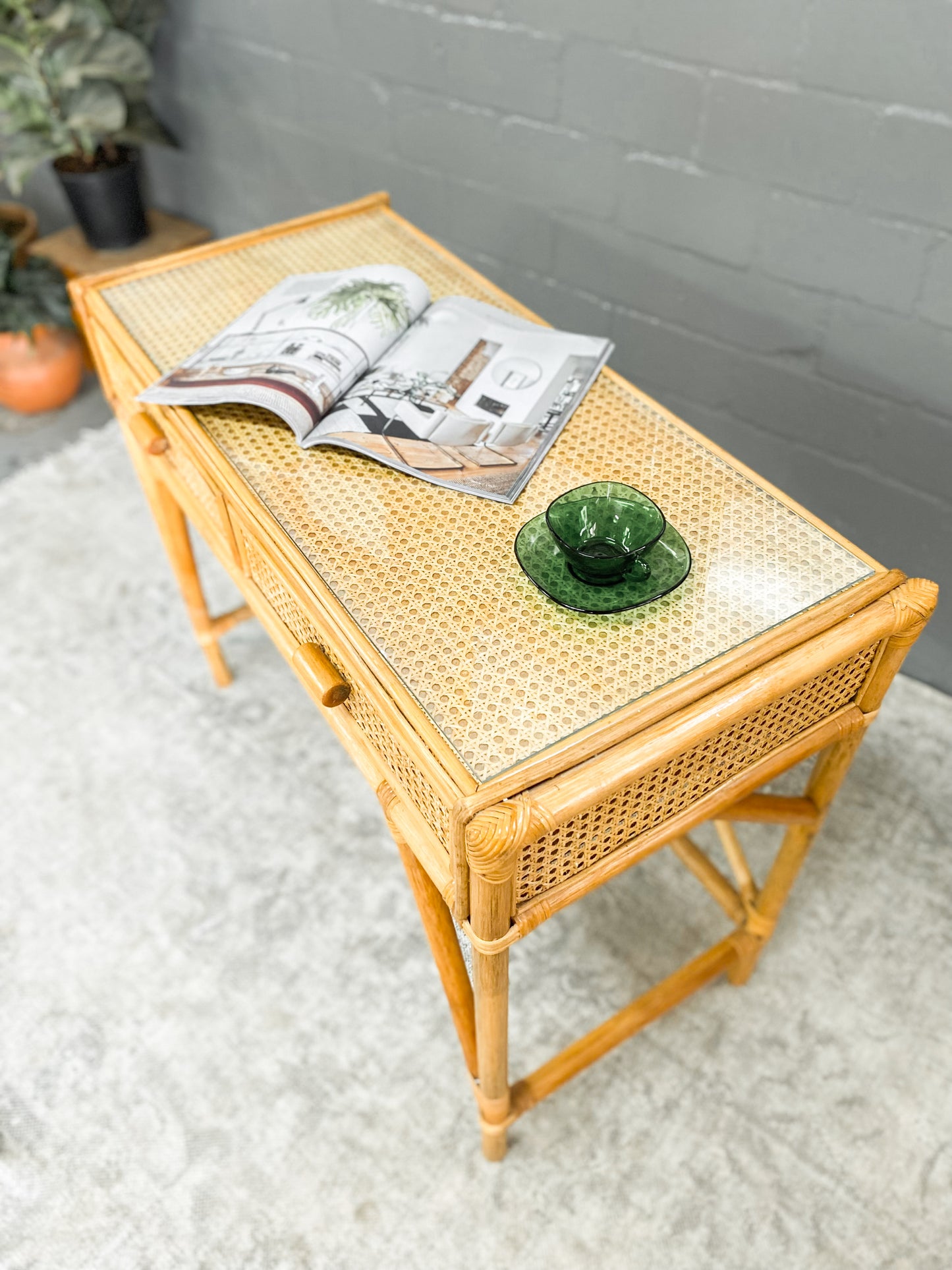 Cane Dresser