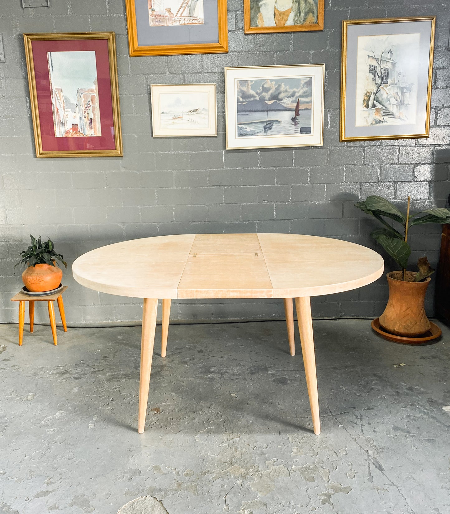 Bakker and Steyger Extendable Dining Table