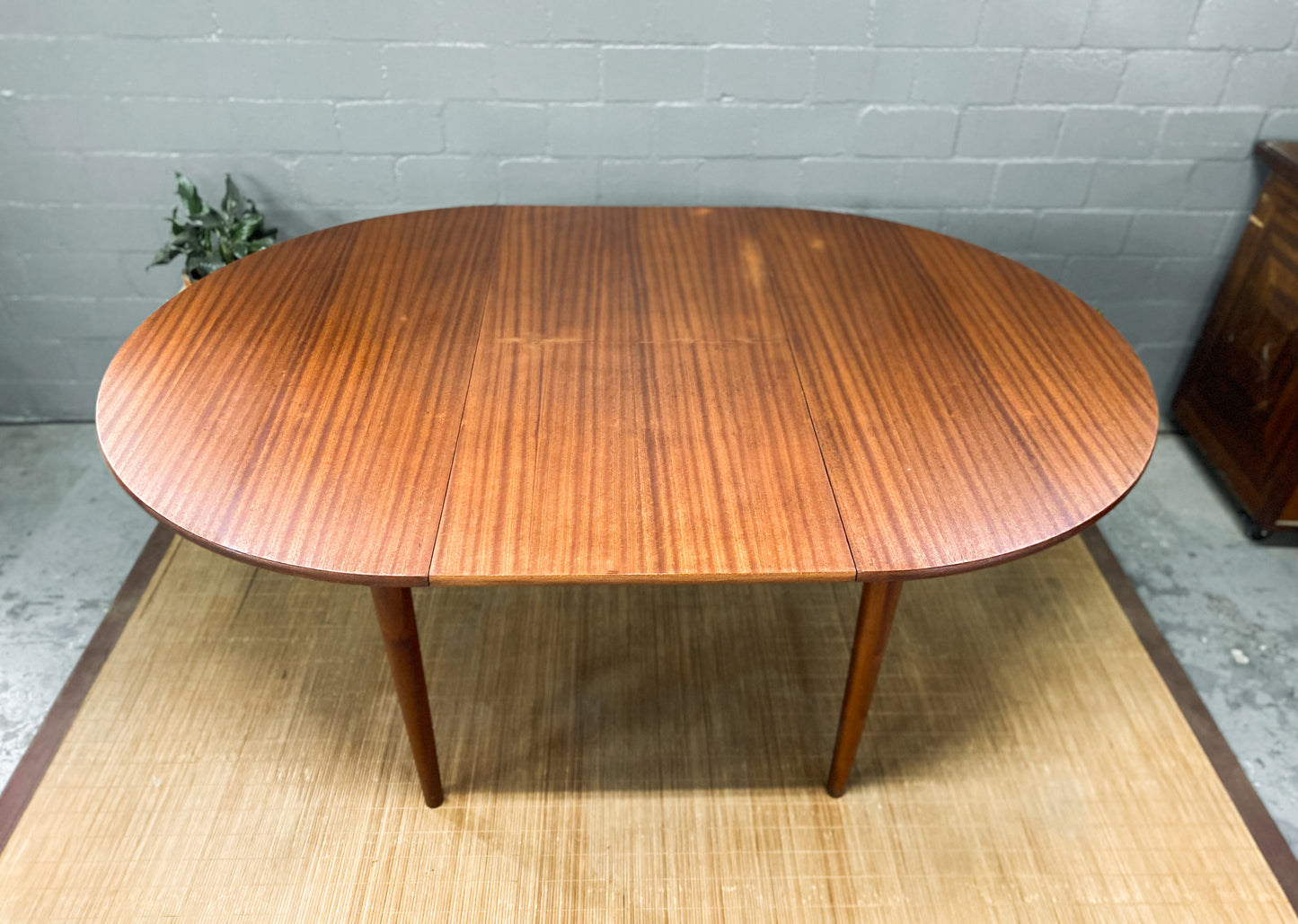 Mid Century Extendable Dining Table