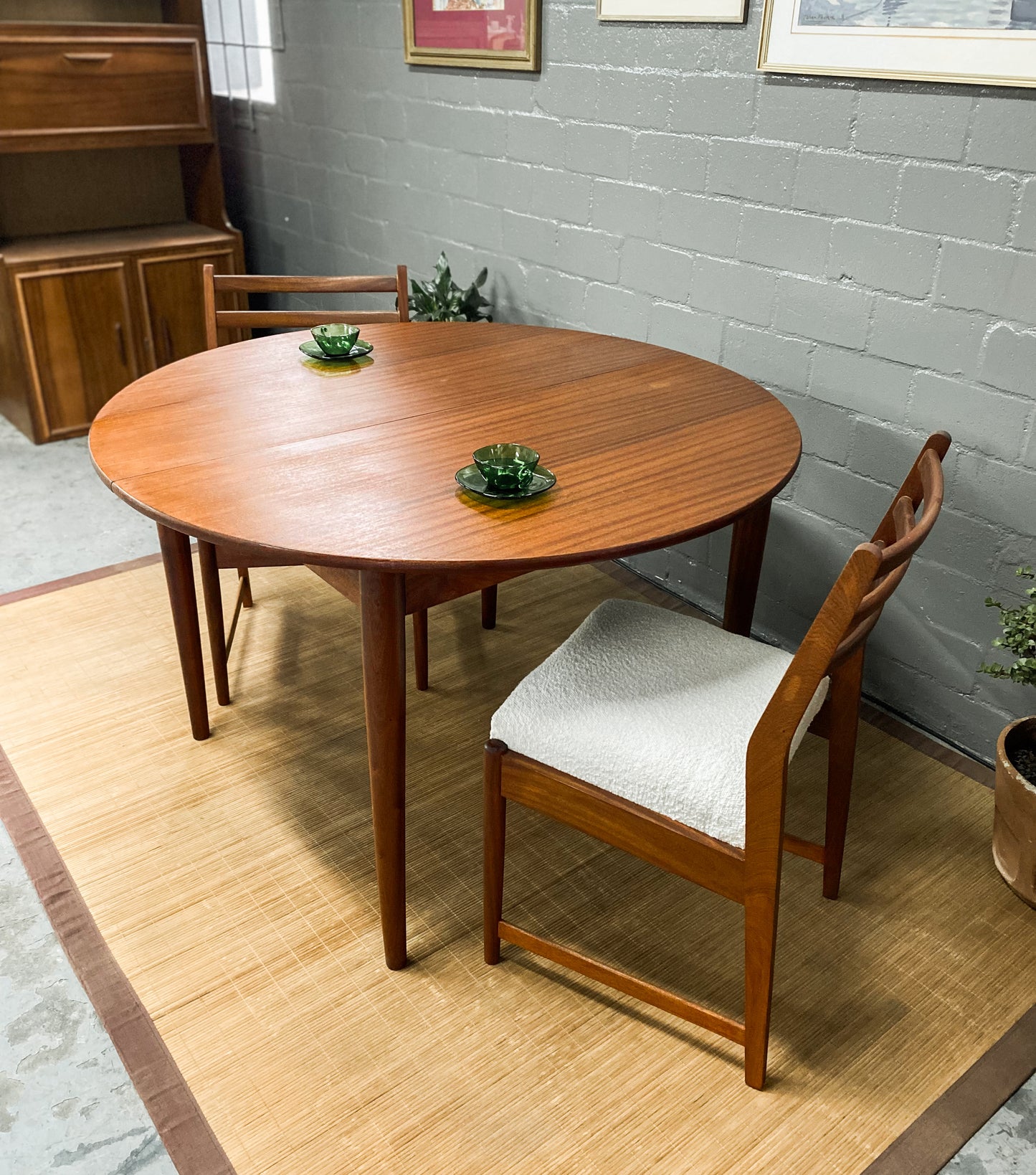 Mid Century Extendable Dining Table