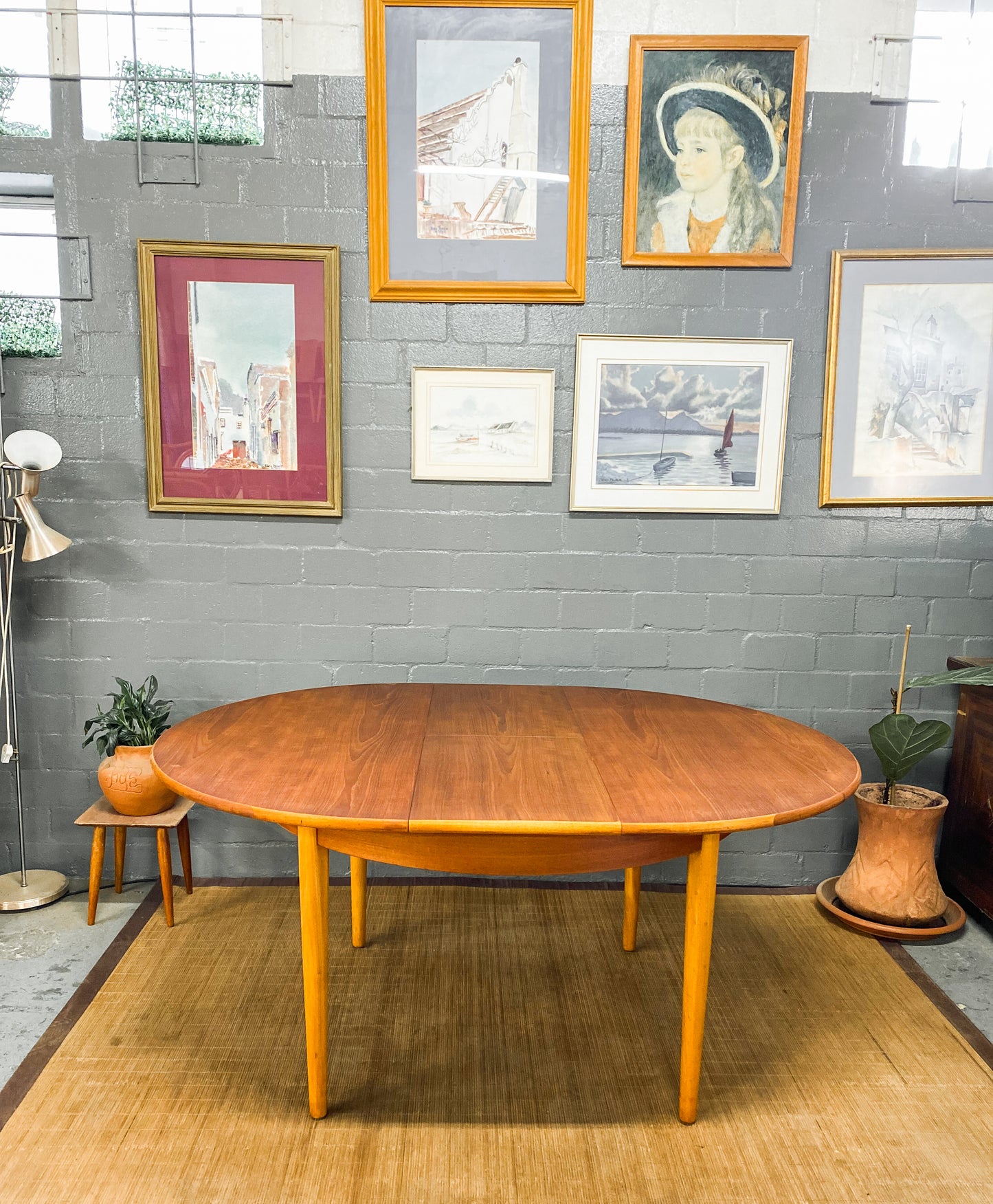 Extendable Dining Table