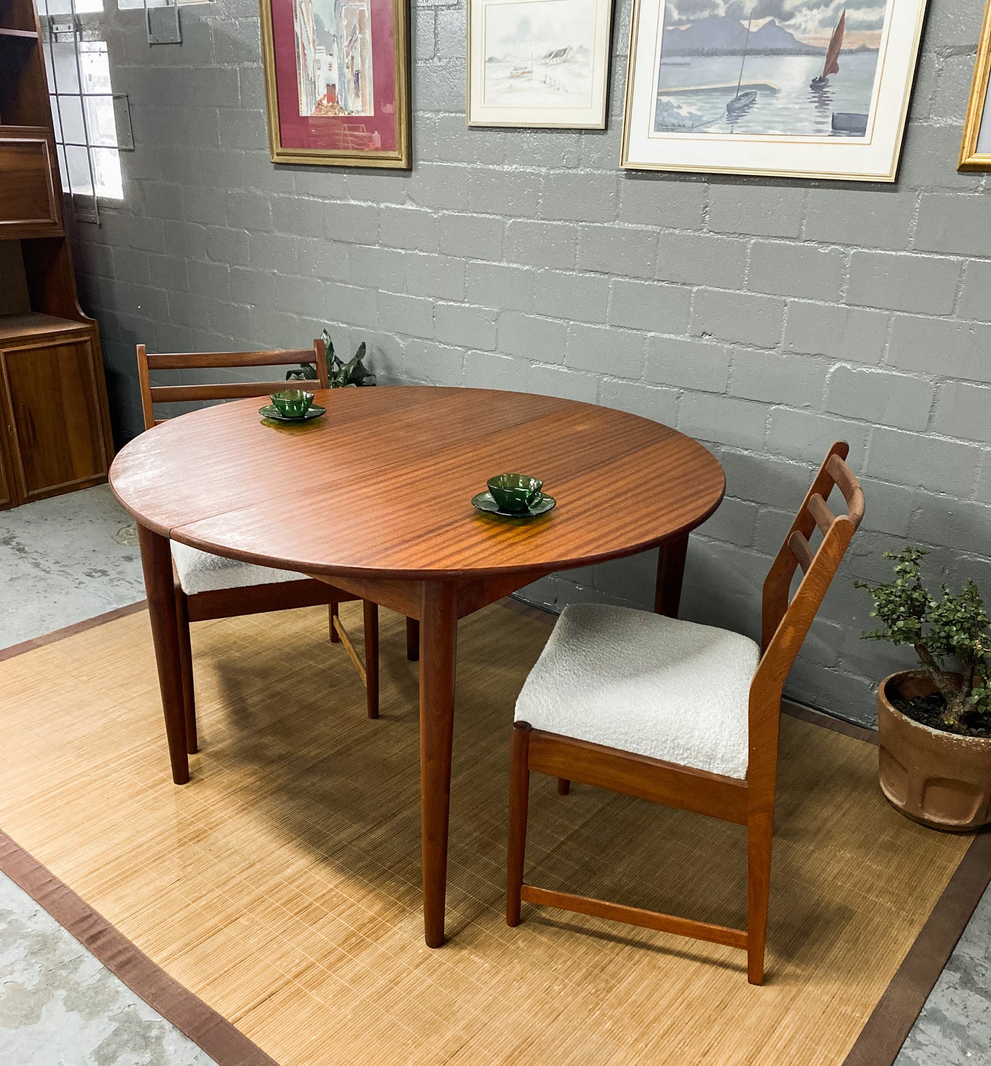 Mid Century Extendable Dining Table