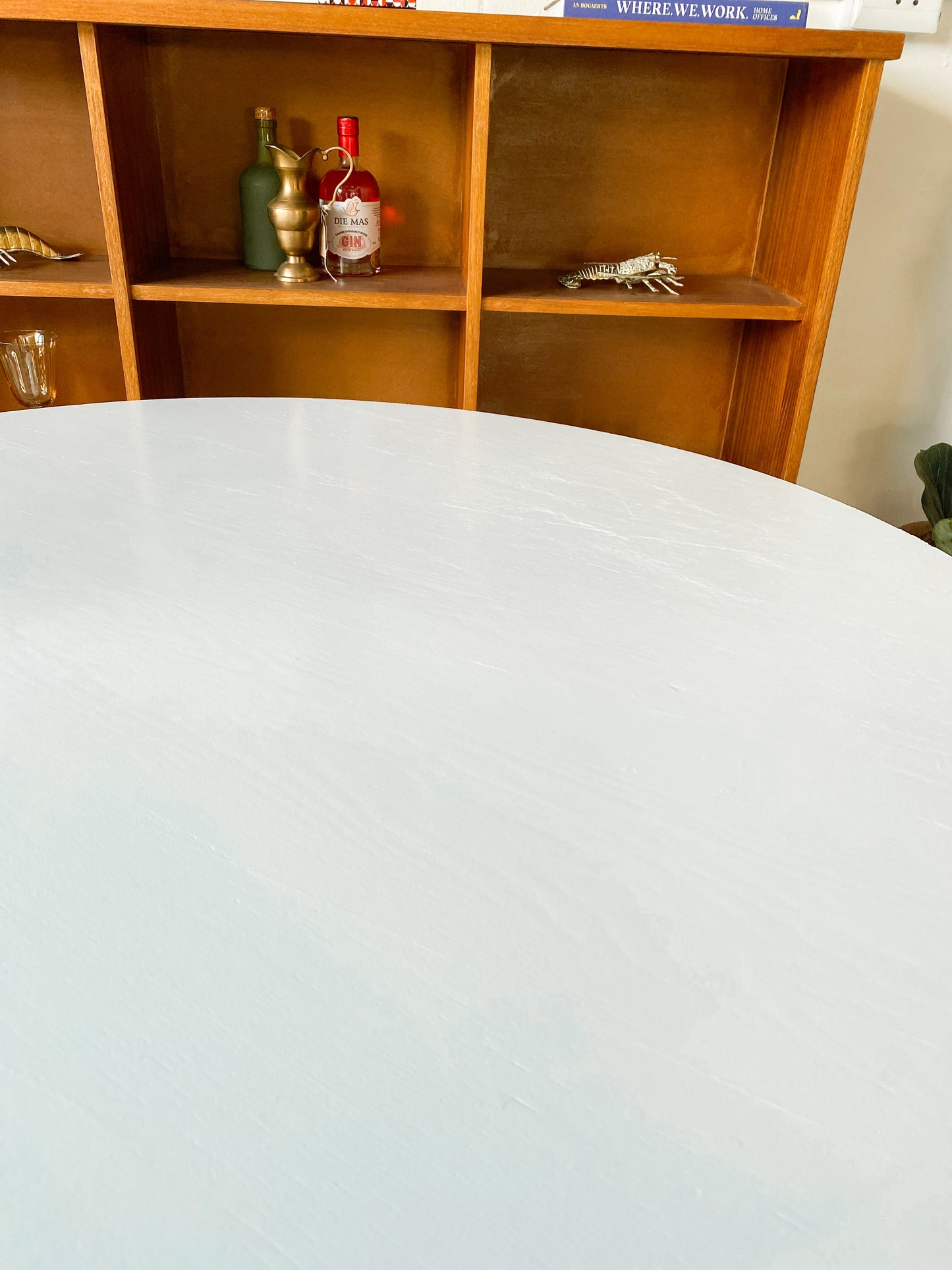 Tulip Style Dining Table