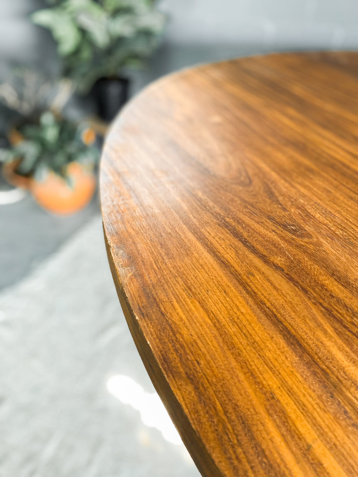 Mid Century Round Dining Table