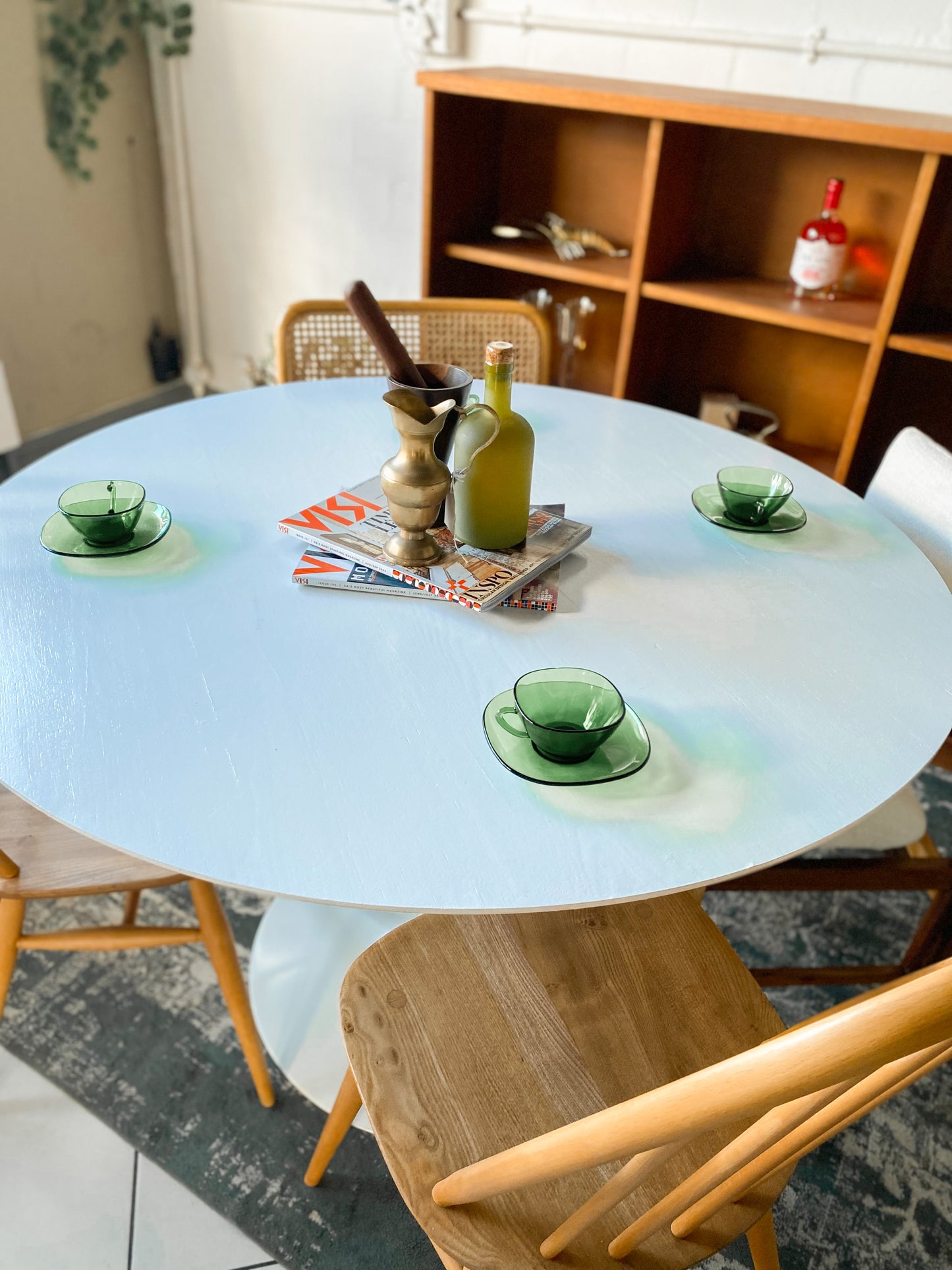 Tulip Style Dining Table