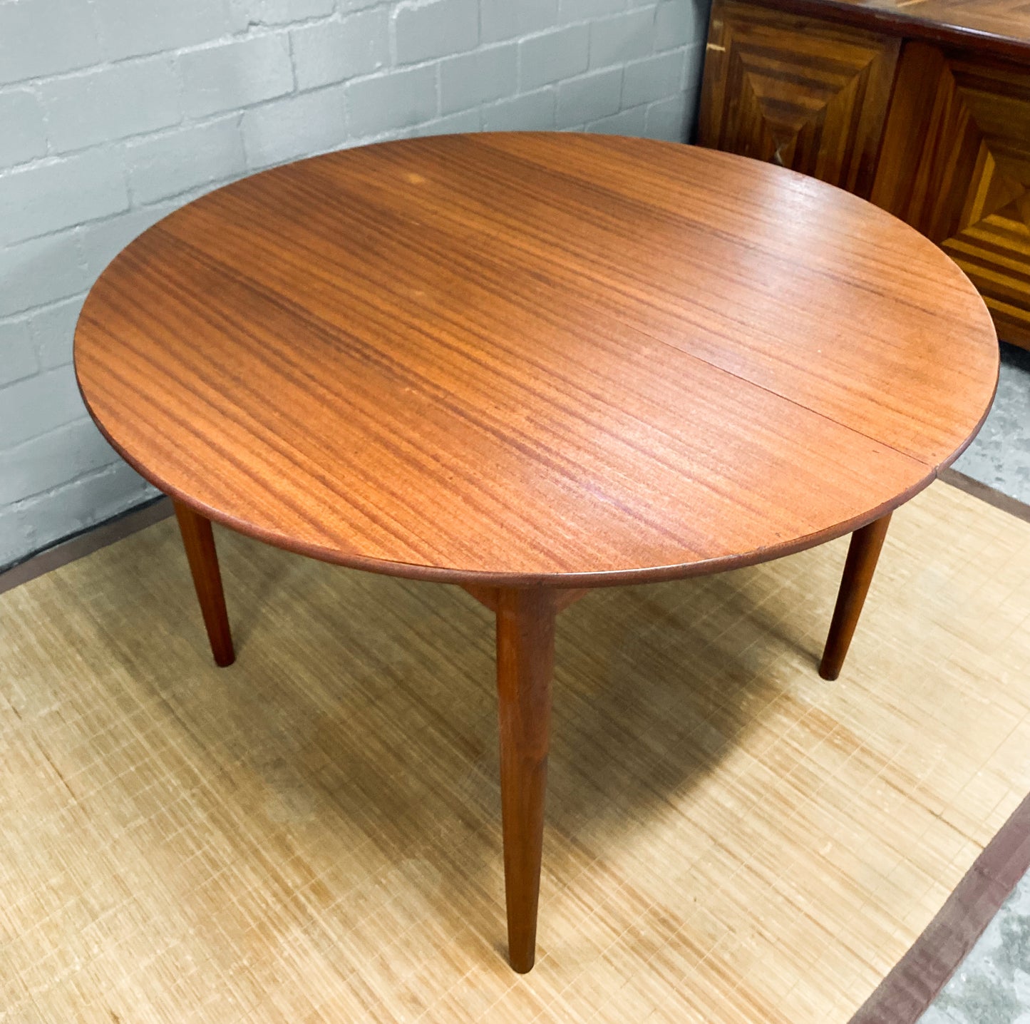 Mid Century Extendable Dining Table
