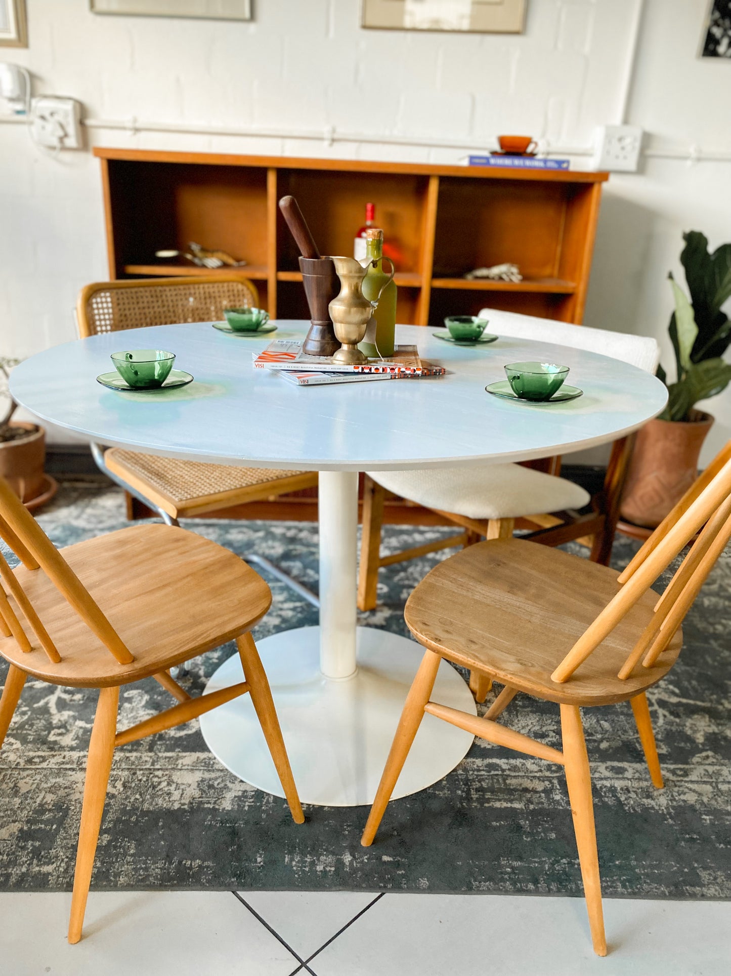 Tulip Style Dining Table