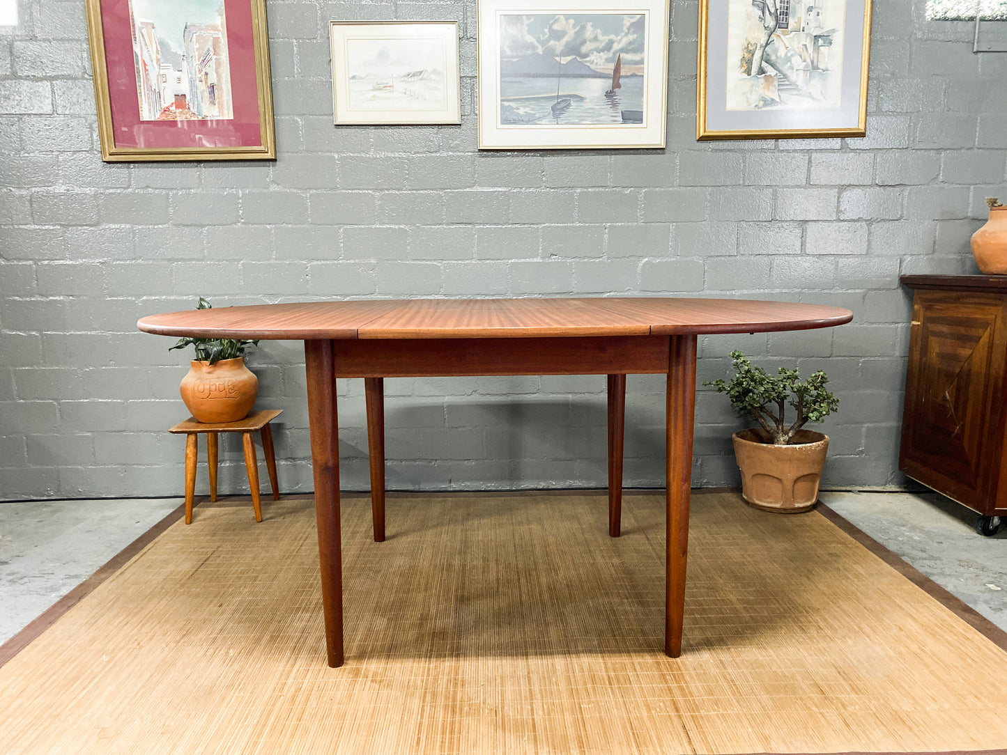 Mid Century Extendable Dining Table