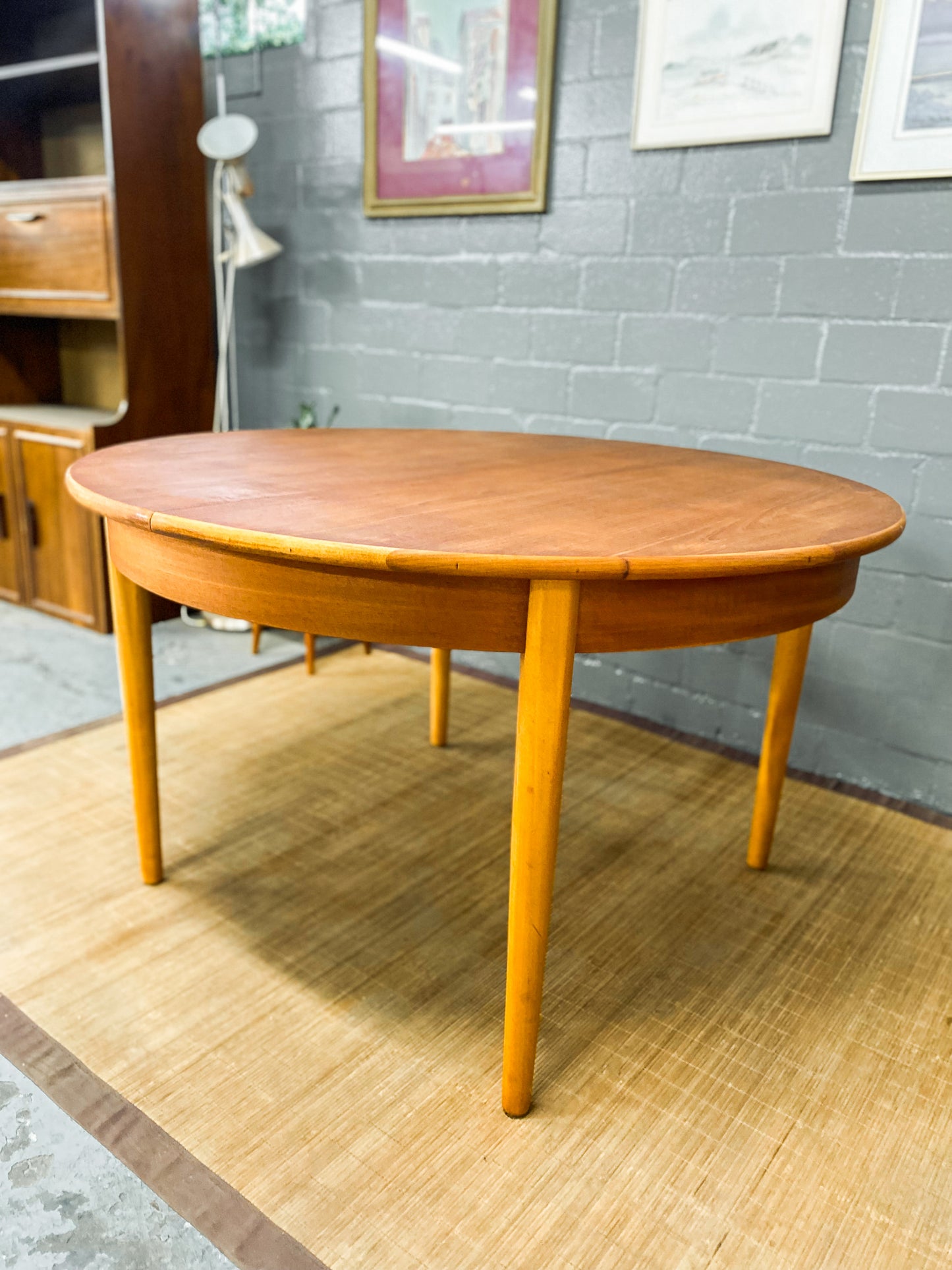 Extendable Dining Table