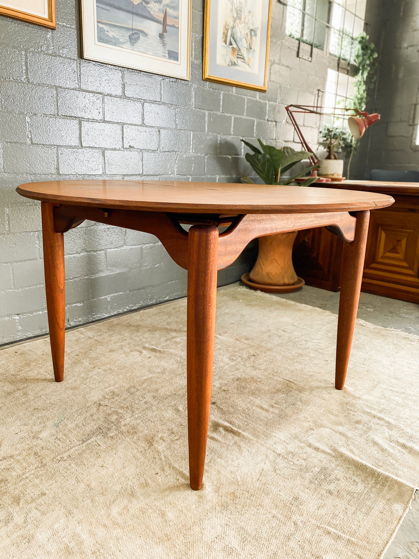 Duros Extendable Dining Table
