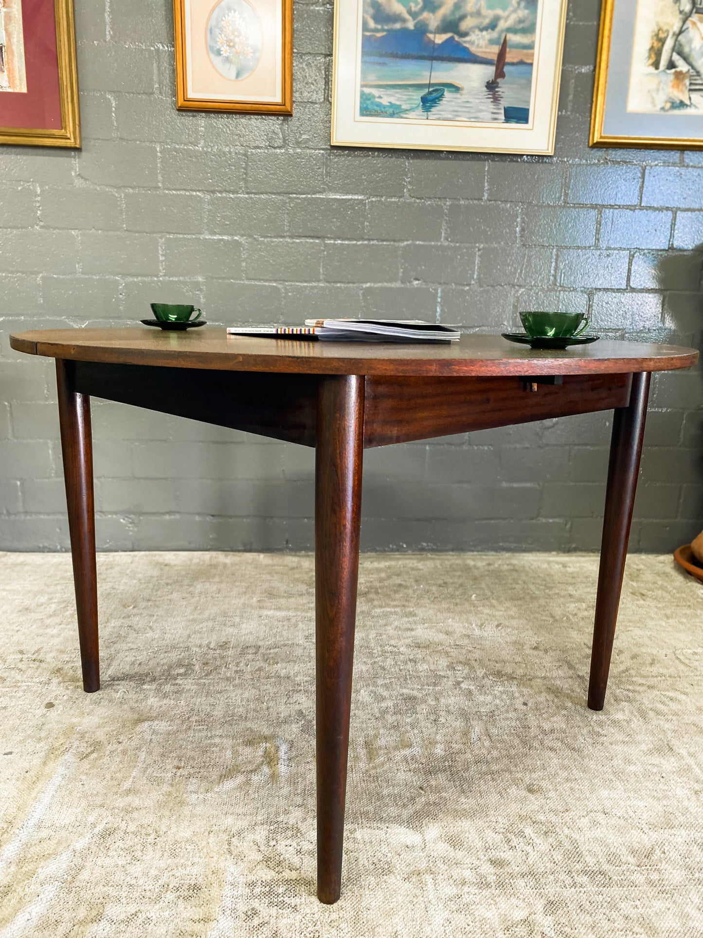 Round Mid Century Extendable Dining Table