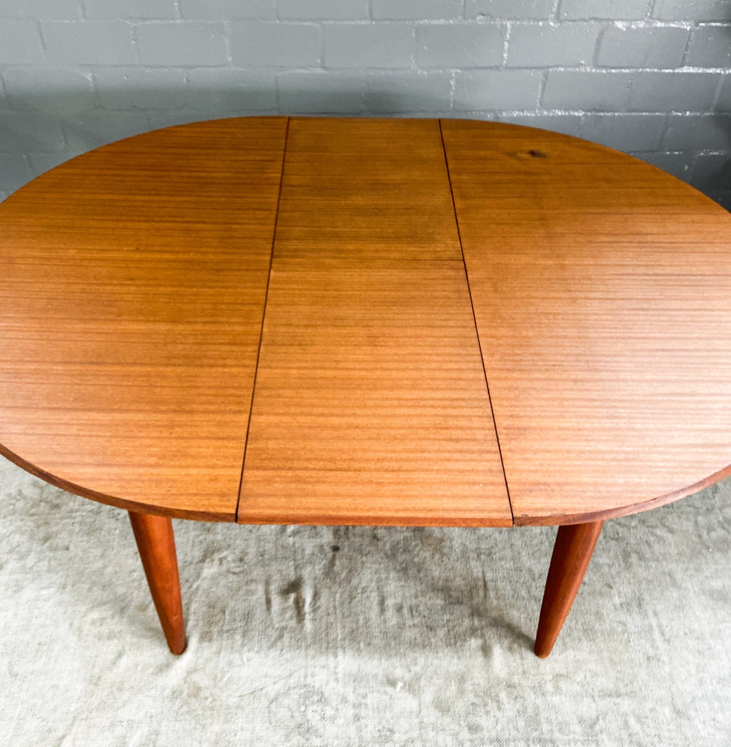 Duros Extendable Dining Table