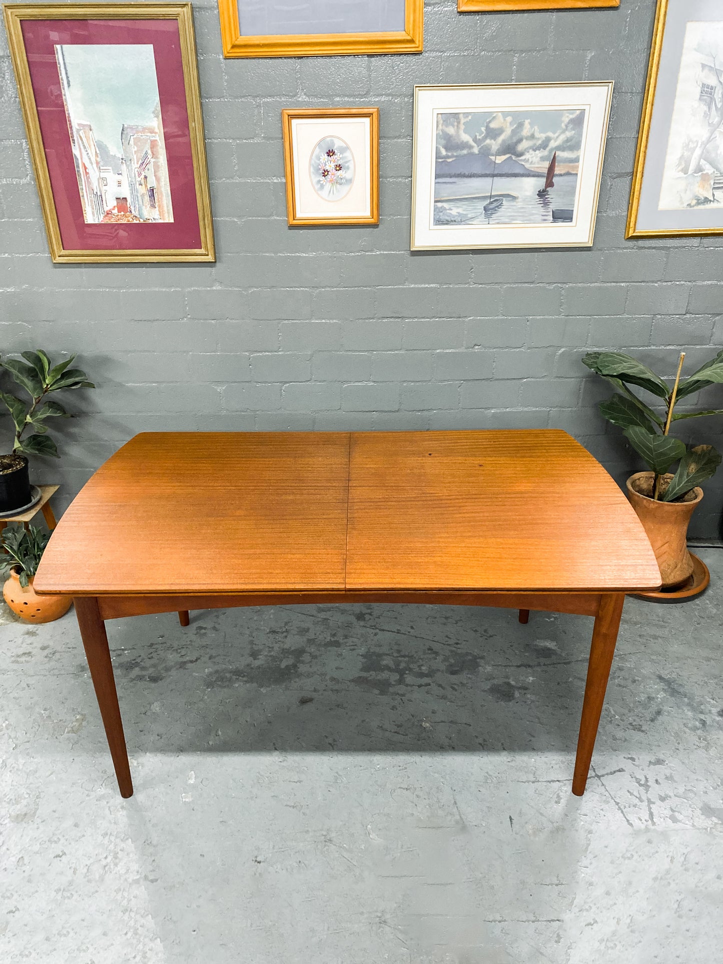 Frystark Extendable Dining Table