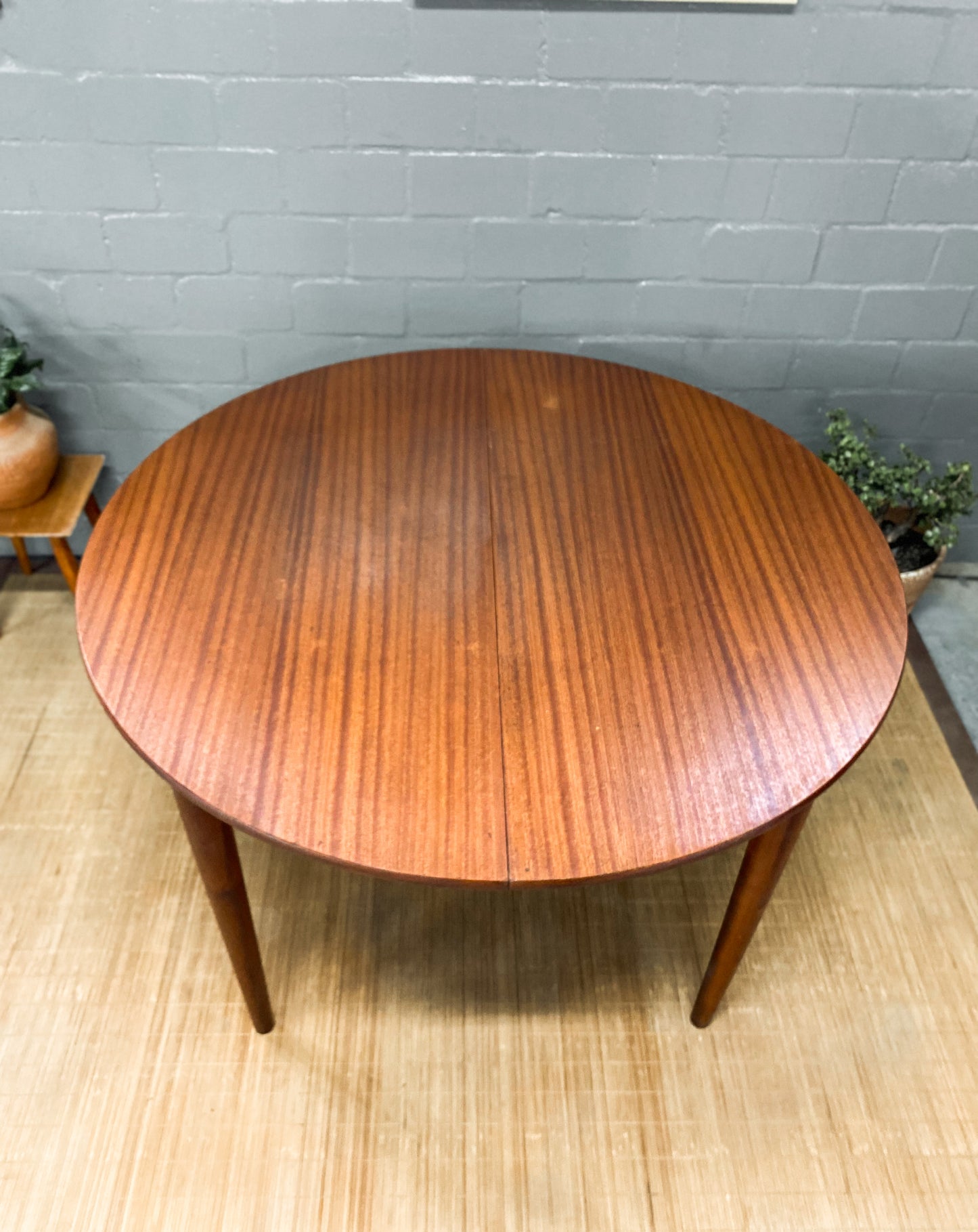 Mid Century Extendable Dining Table