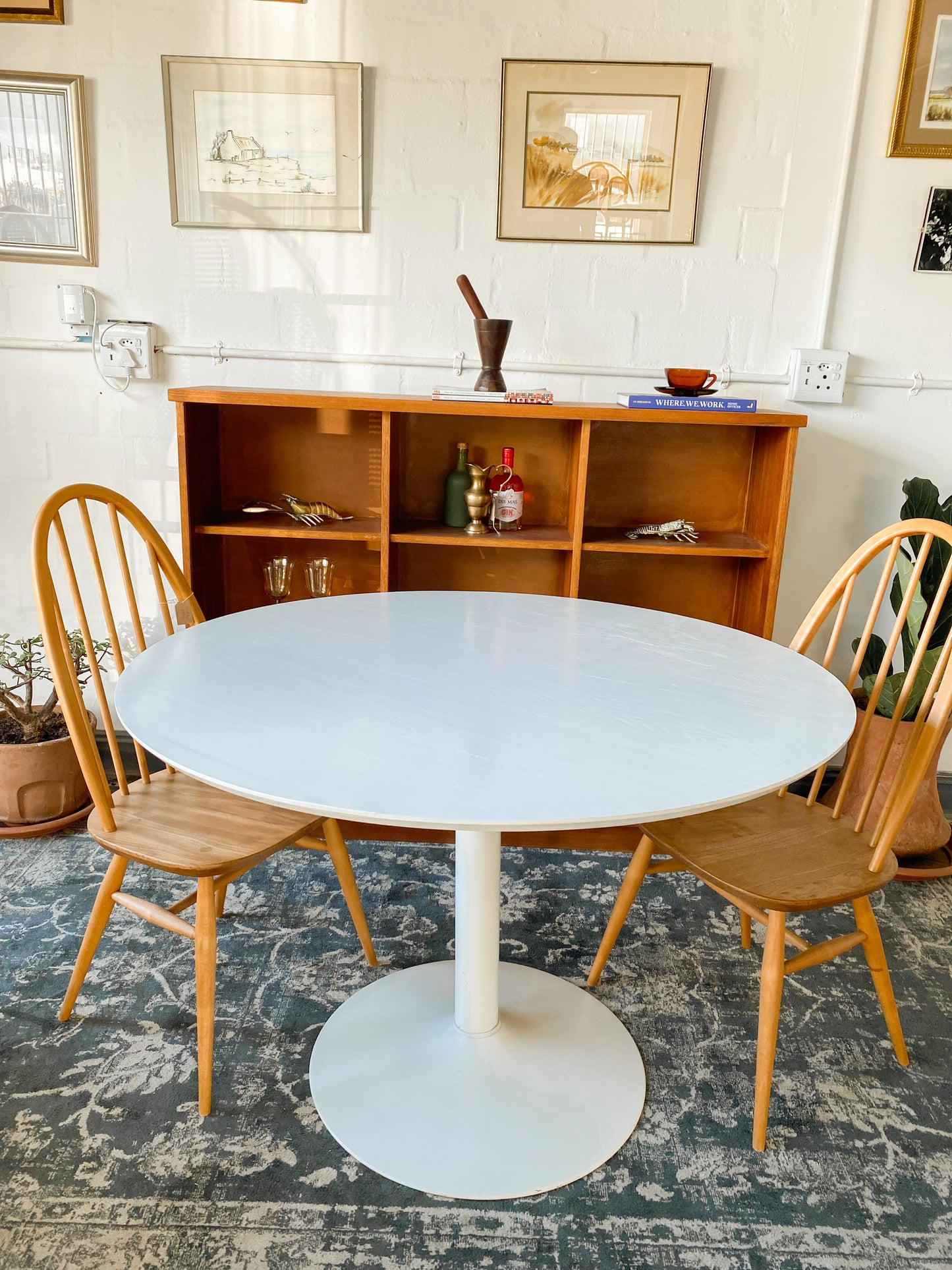 Tulip Style Dining Table