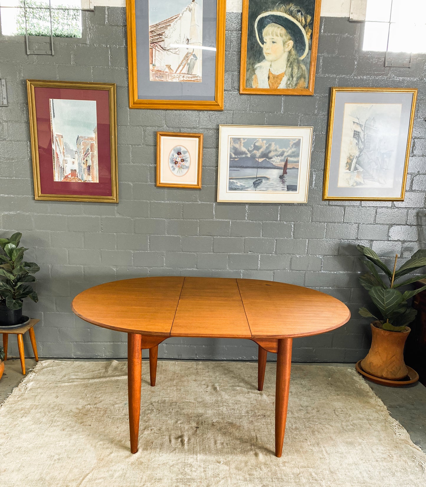 Duros Extendable Dining Table