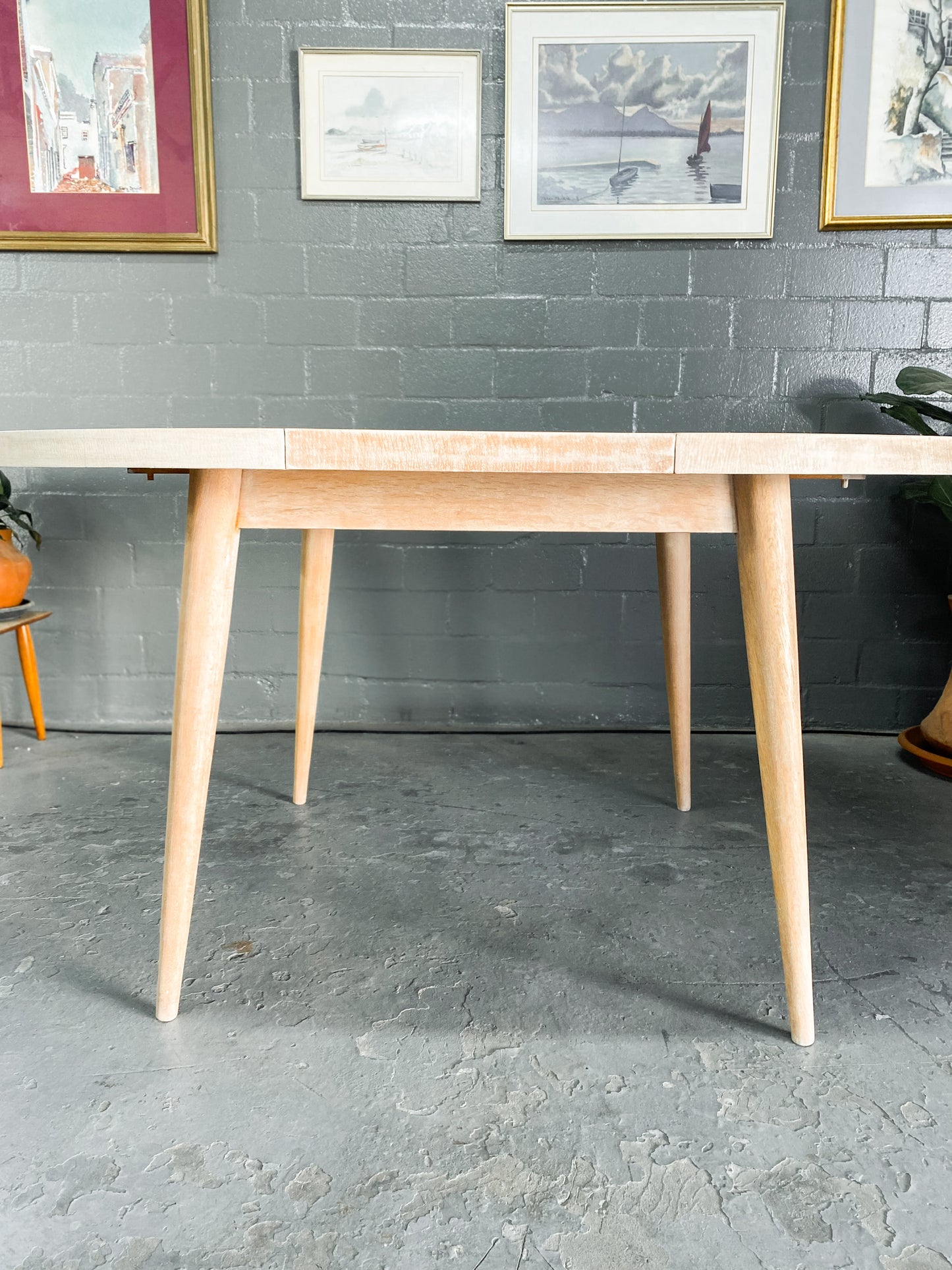 Bakker and Steyger Extendable Dining Table