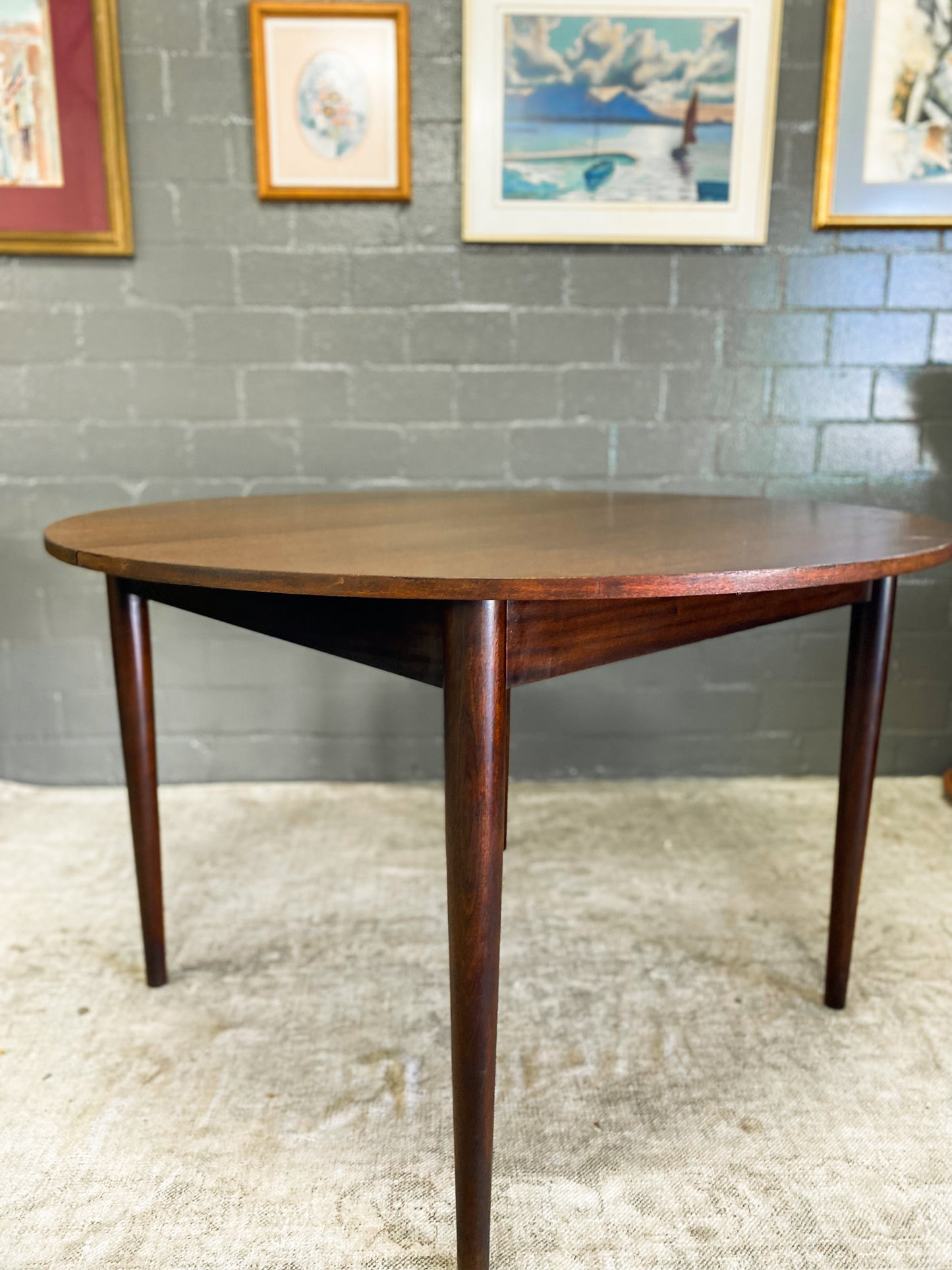 Round Mid Century Extendable Dining Table
