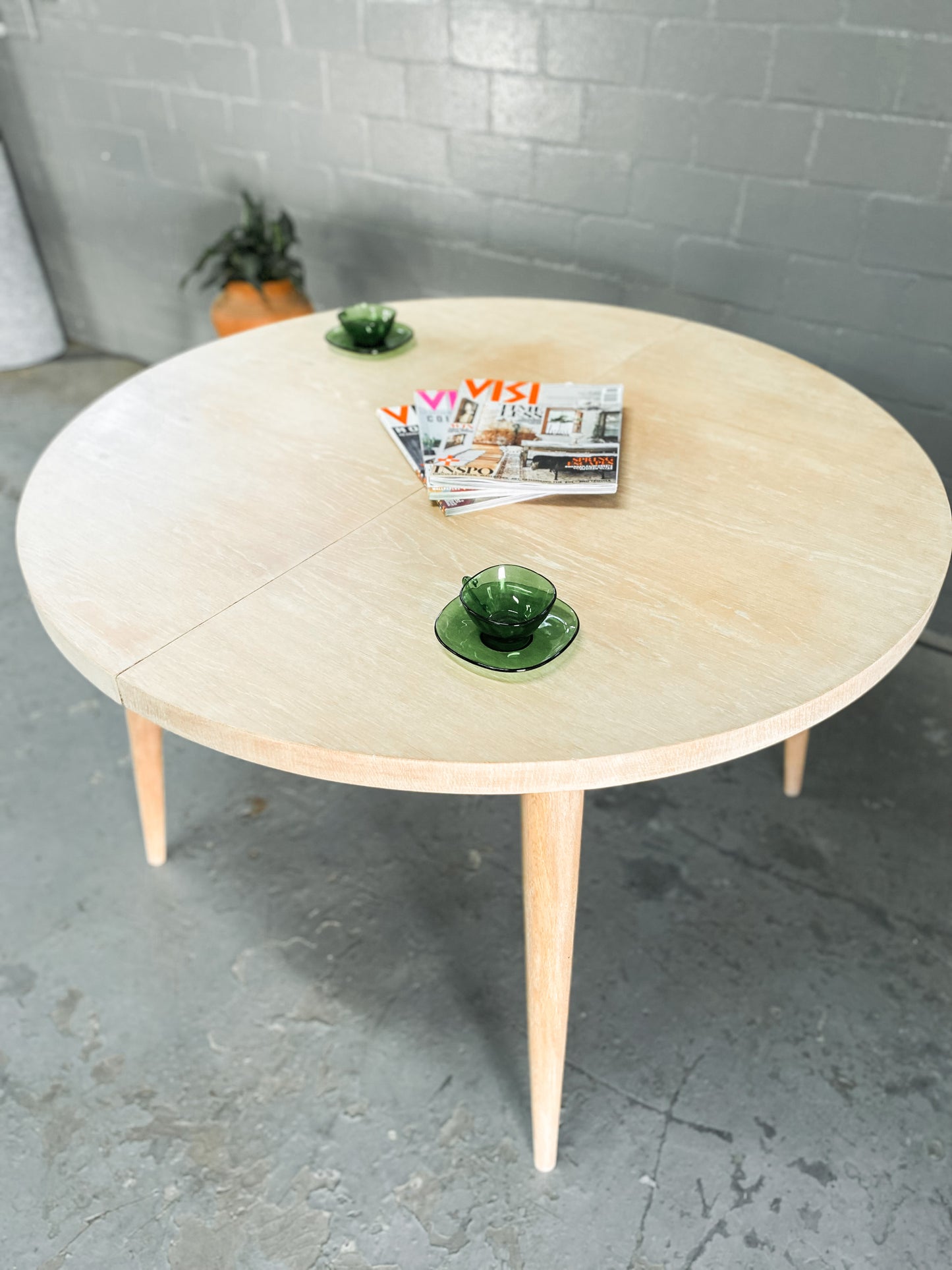 Bakker and Steyger Extendable Dining Table