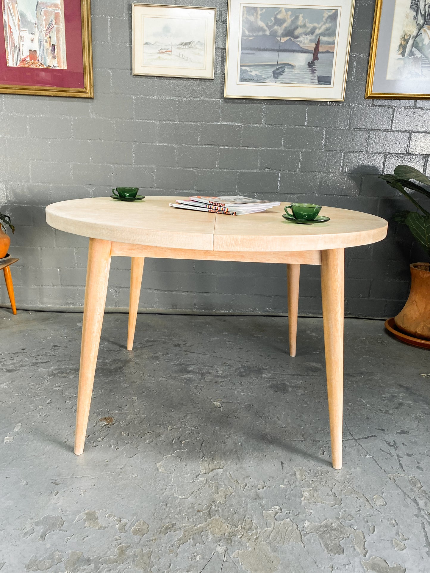 Bakker and Steyger Extendable Dining Table