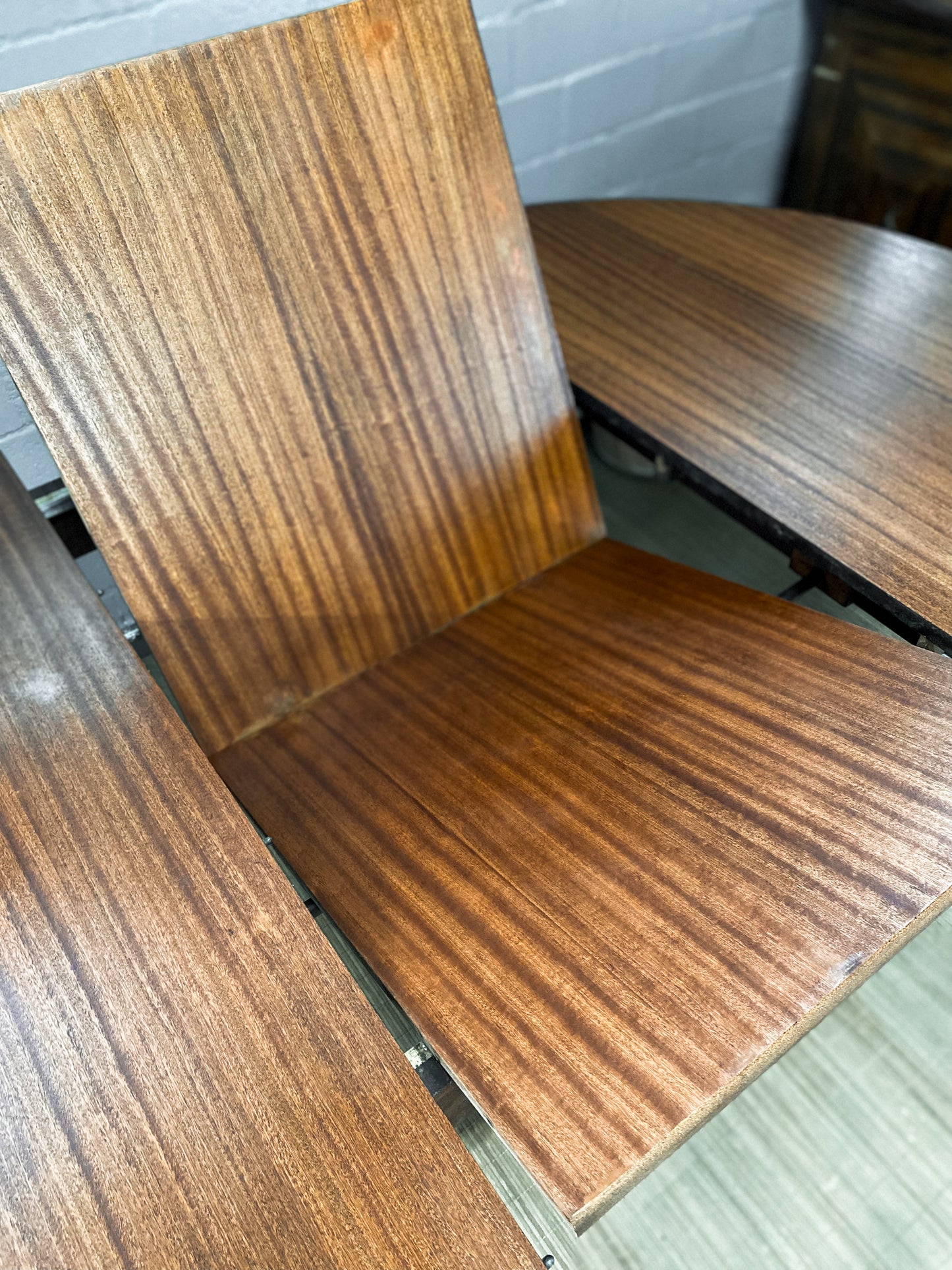 Mid Century Extendable Dining Table