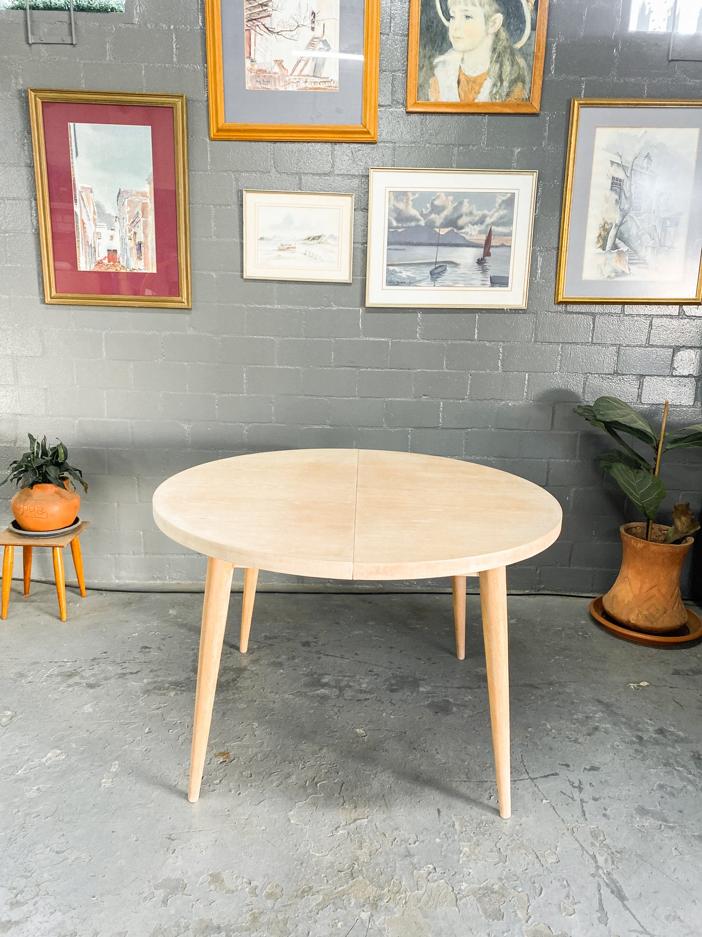 Bakker and Steyger Extendable Dining Table