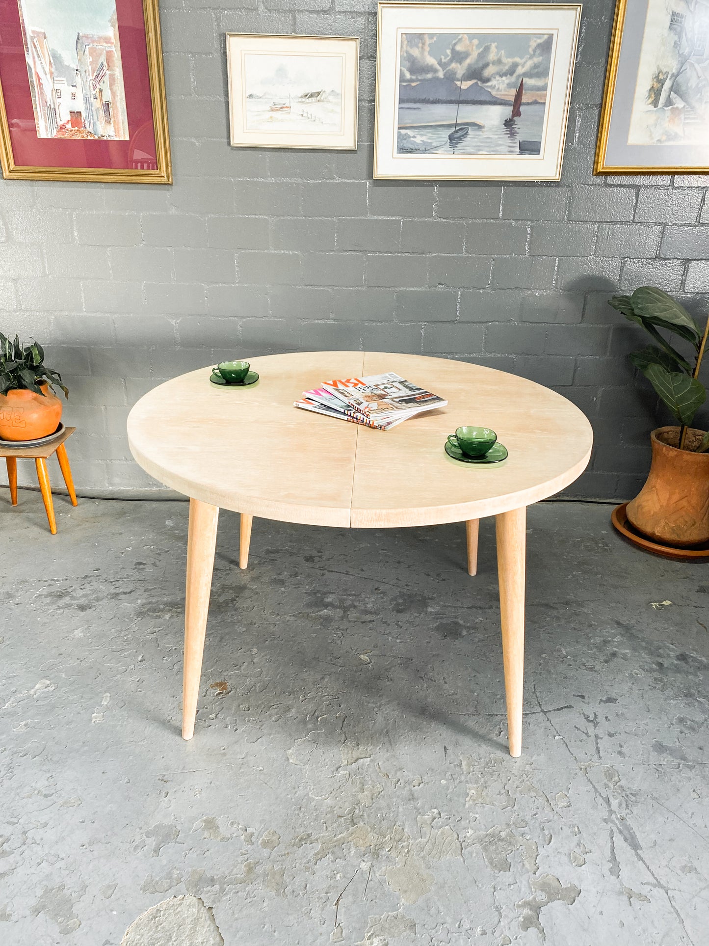 Bakker and Steyger Extendable Dining Table