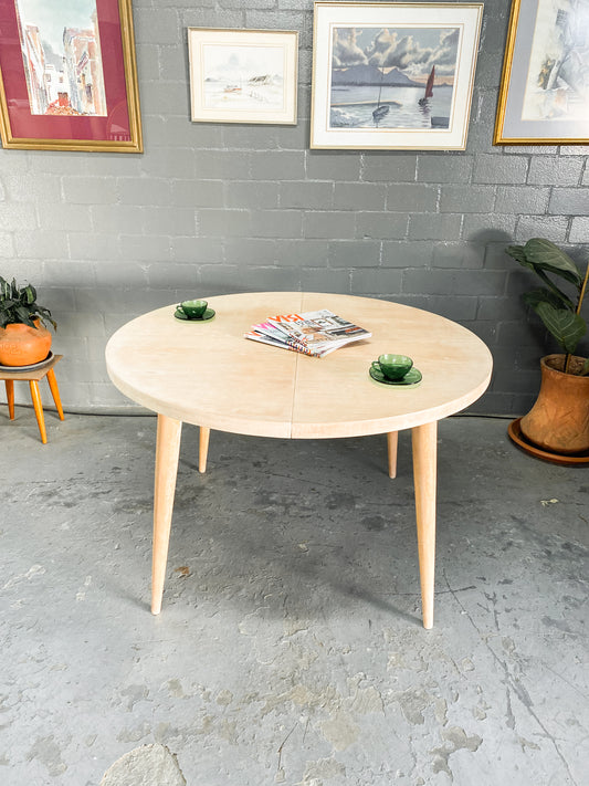 Bakker and Steyger Extendable Dining Table
