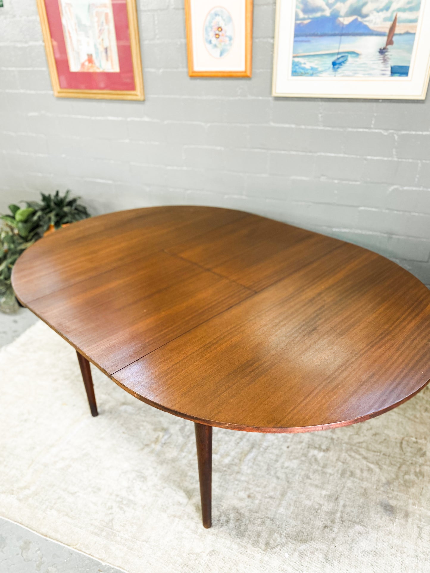 Round Mid Century Extendable Dining Table