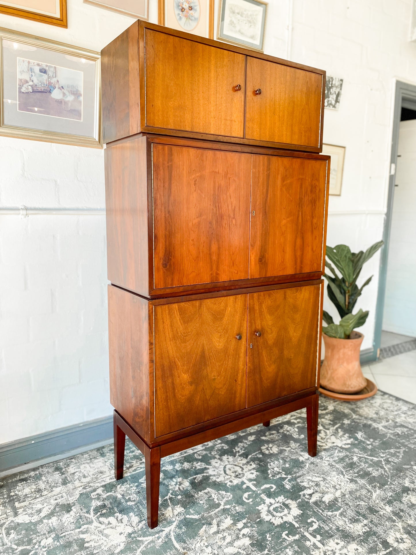 EE Meyer for Binnehuis Drinks Cabinet