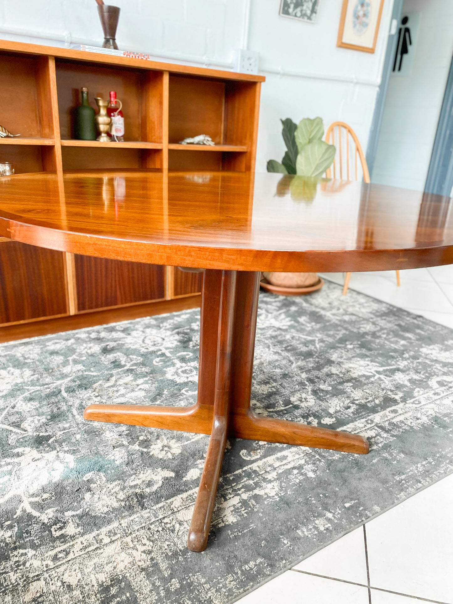 Binnenhuis Dining Table by EE Meyer