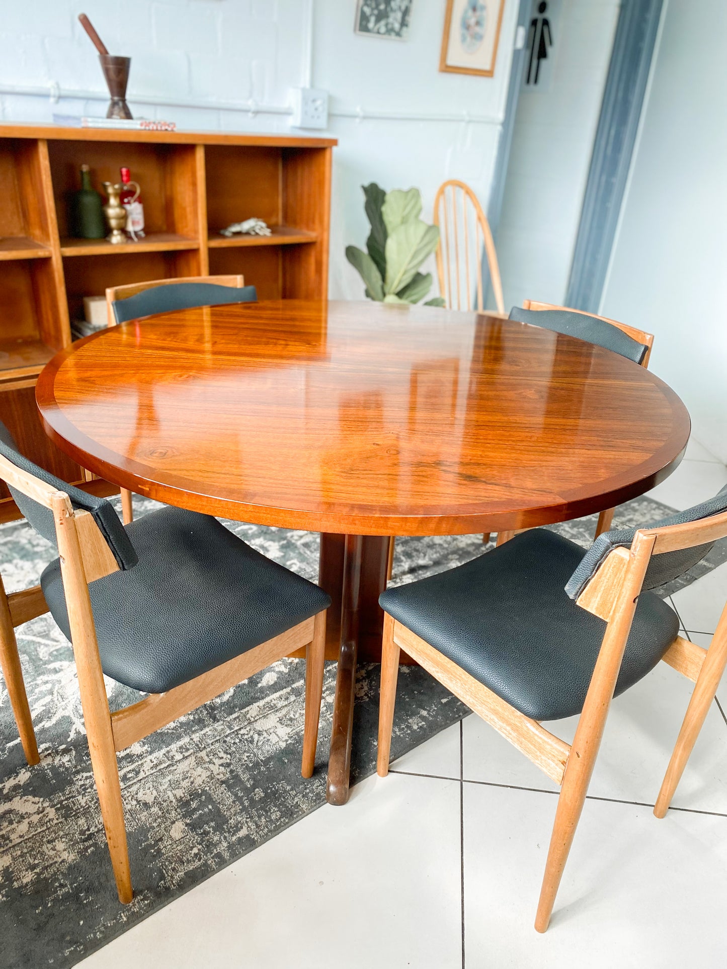 Binnenhuis Dining Table by EE Meyer