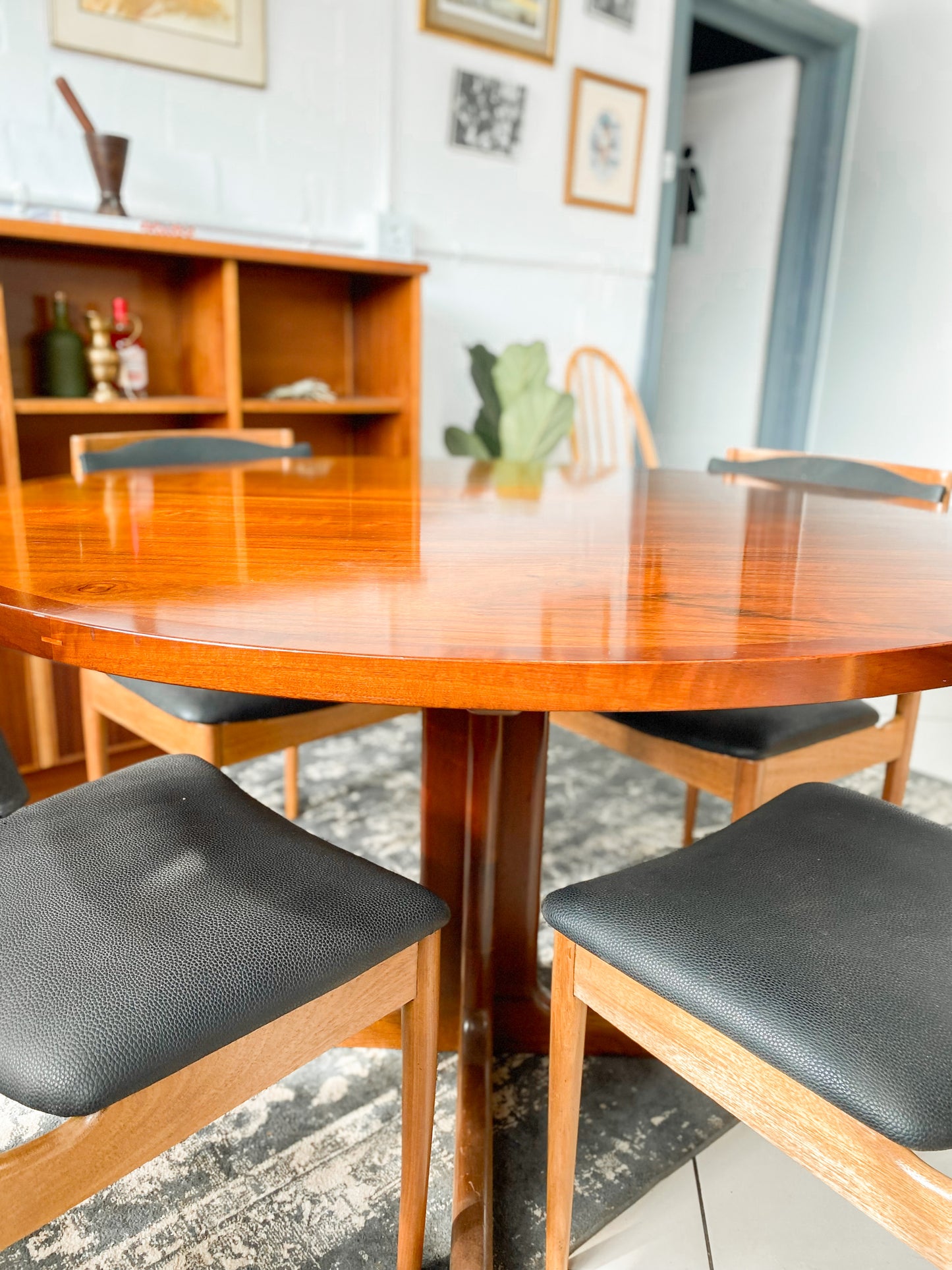 Binnenhuis Dining Table by EE Meyer