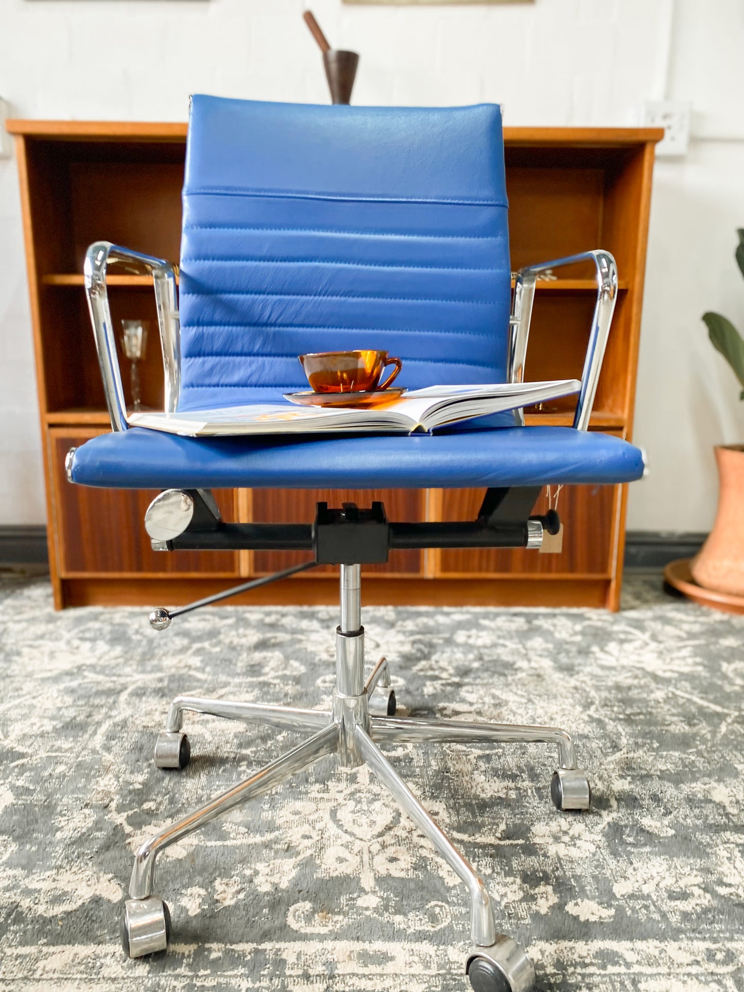 Replica Eames Style Office Chair
