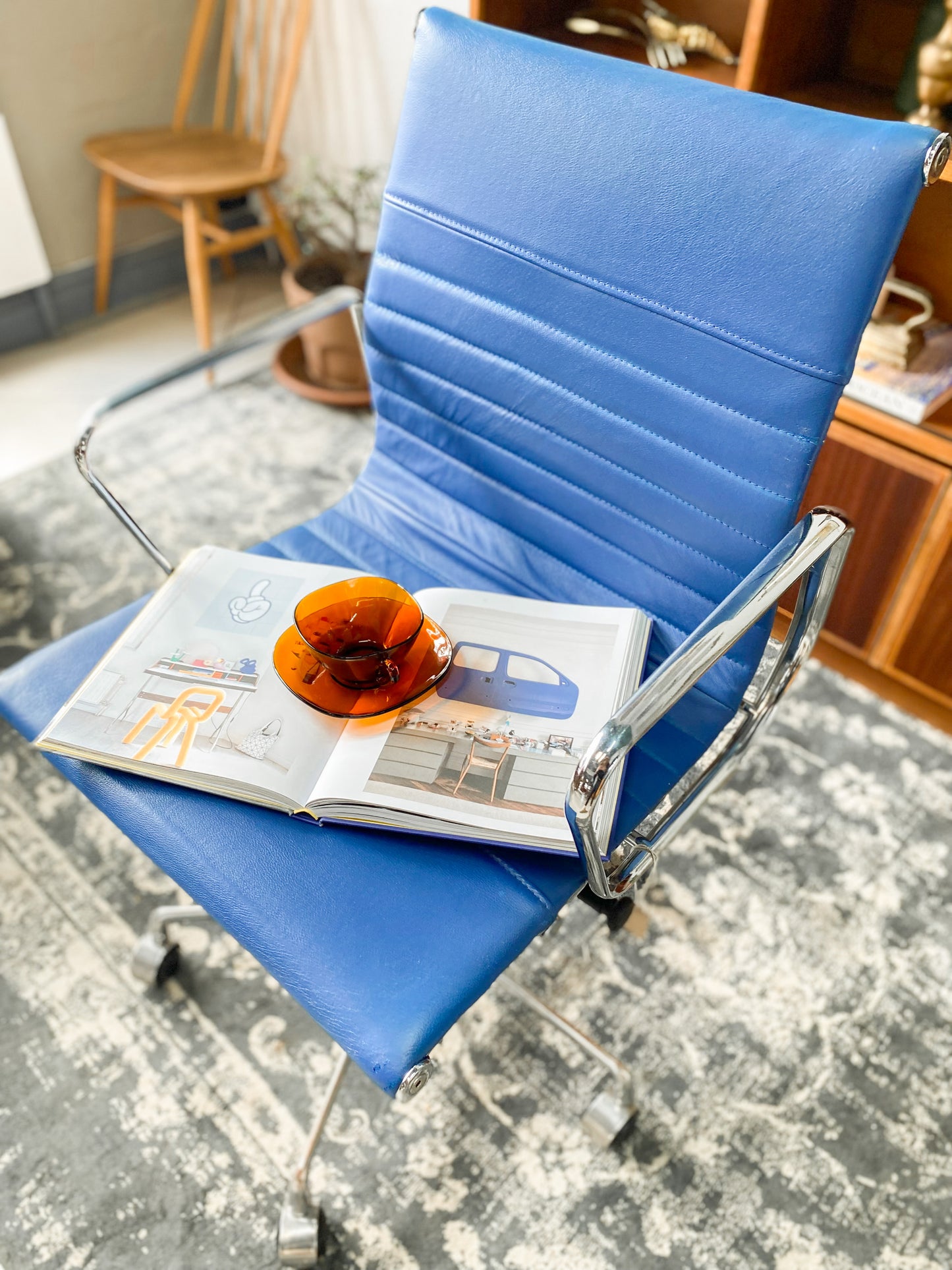 Replica Eames Style Office Chair