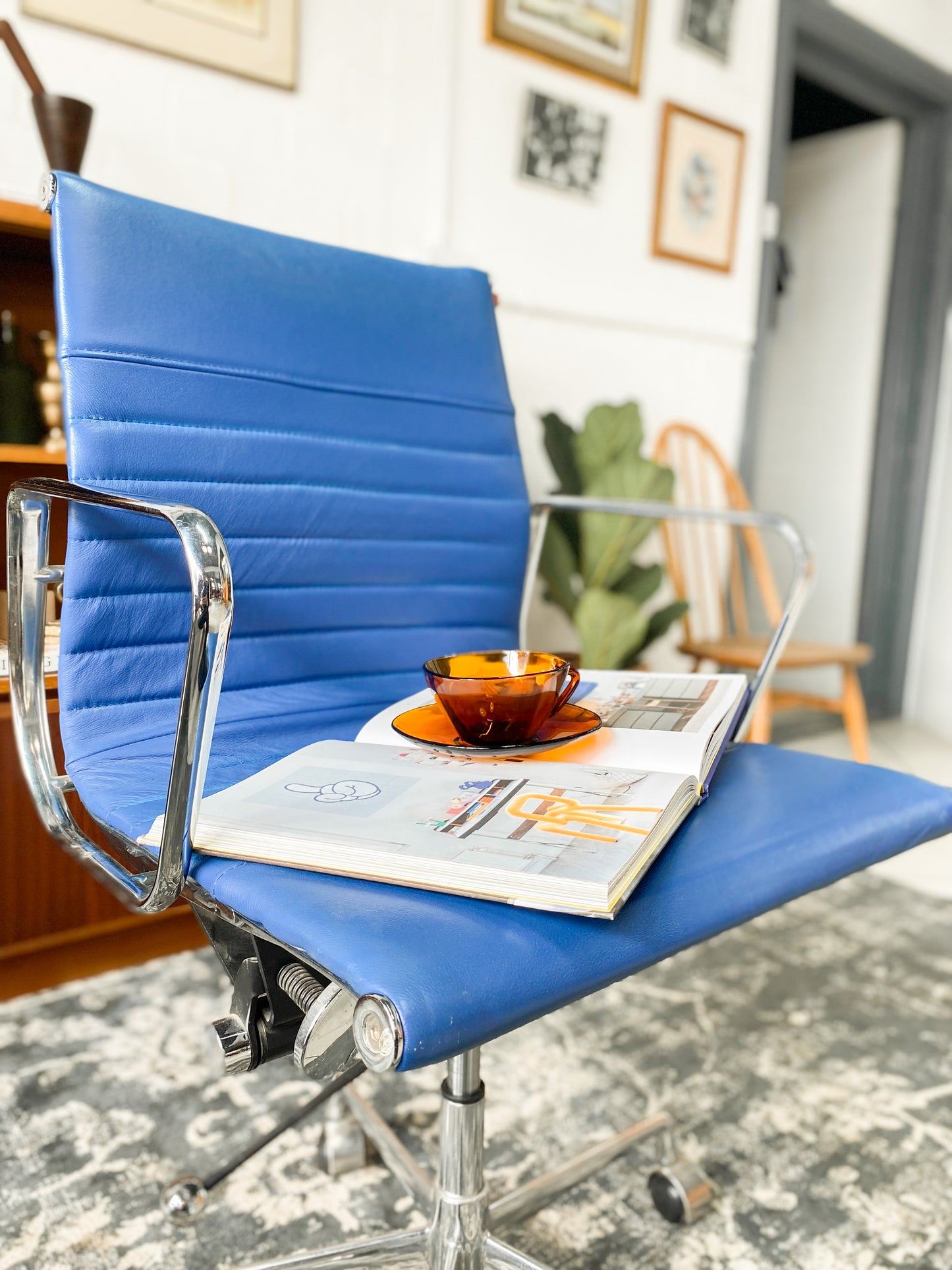 Replica Eames Style Office Chair