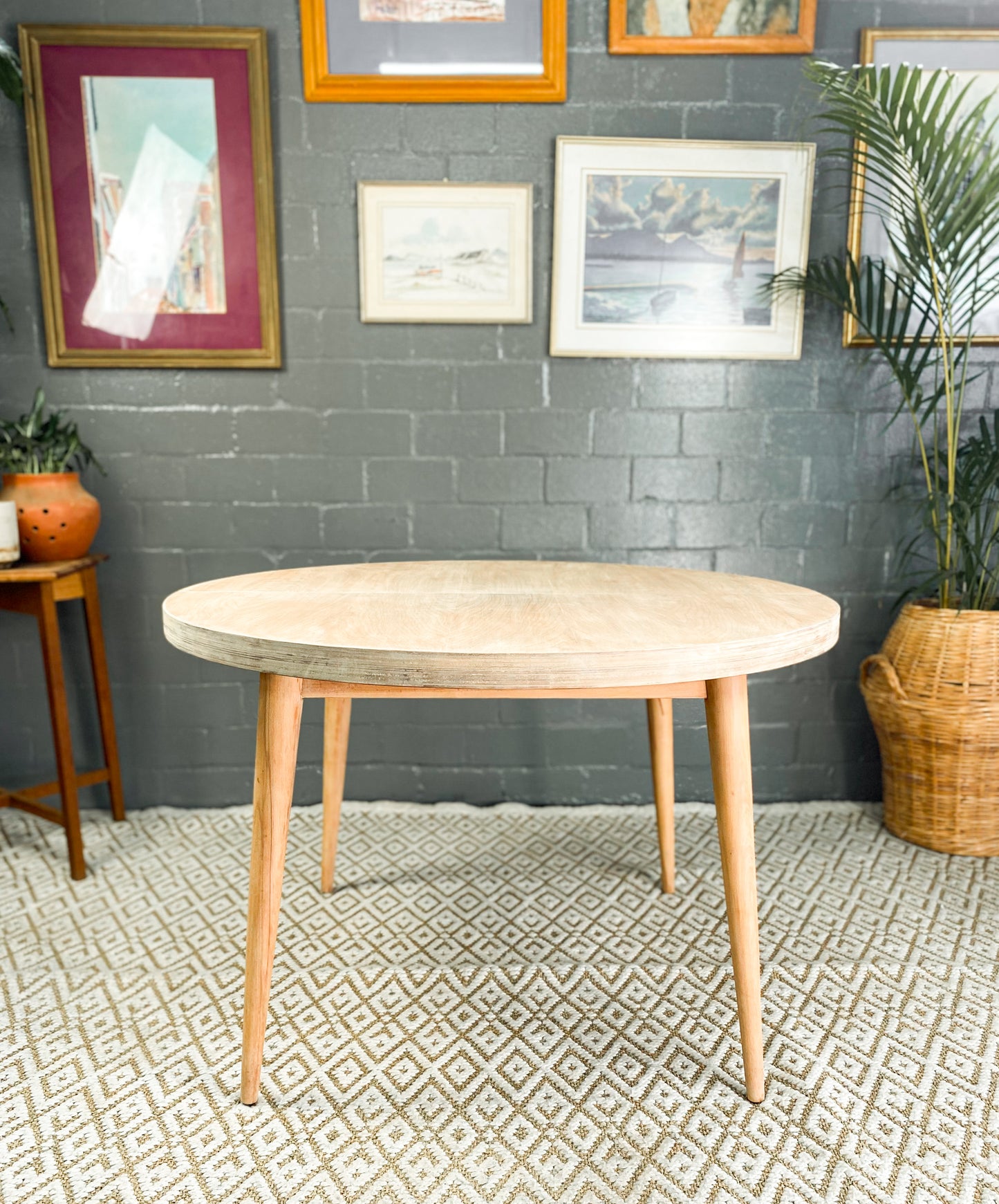 Bakker and Steiger Extendable Dining Table