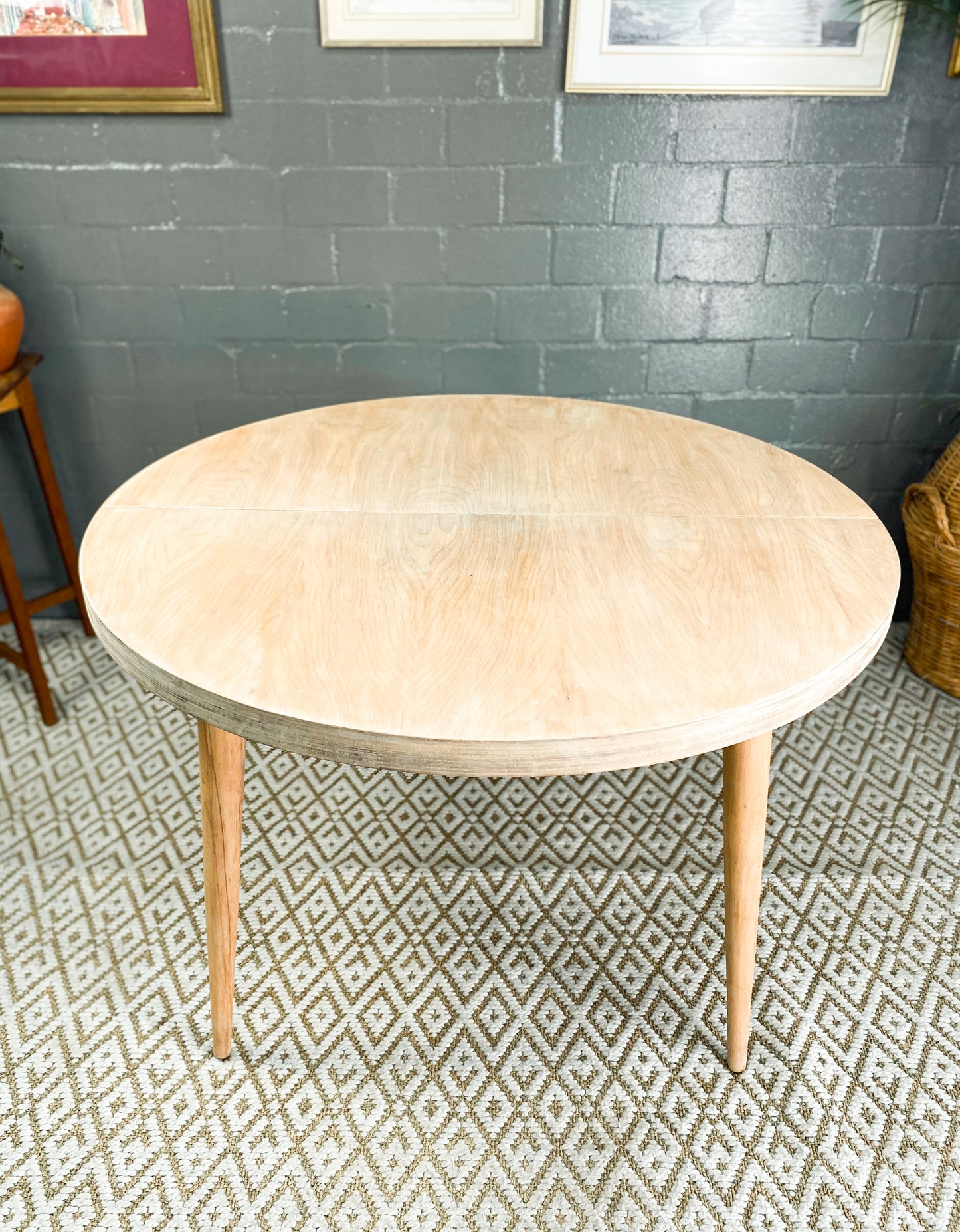 Bakker and Steiger Extendable Dining Table