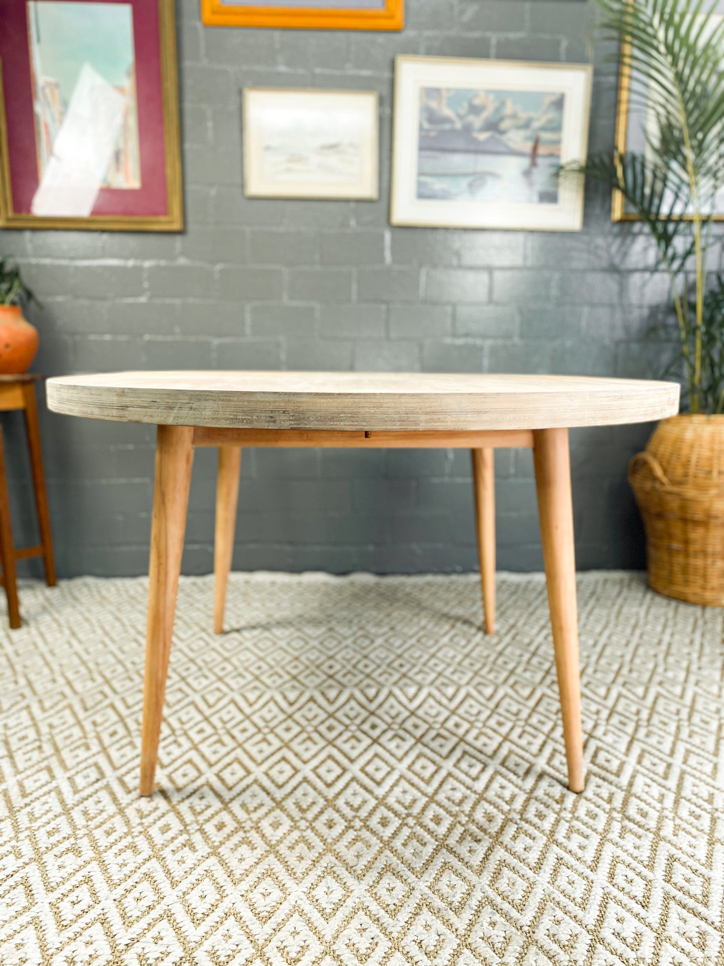 Bakker and Steiger Extendable Dining Table