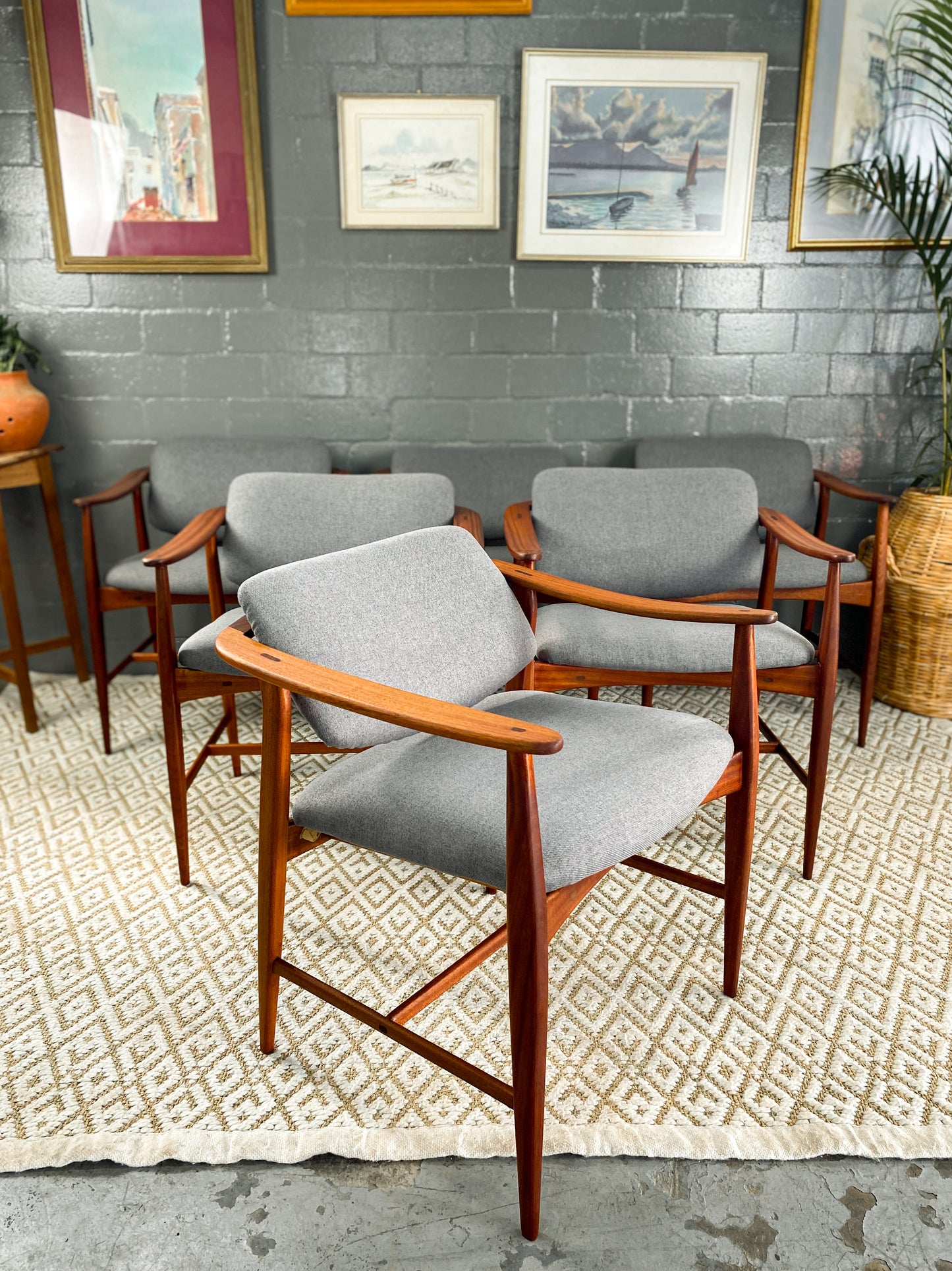 DS Vorster Dining Set