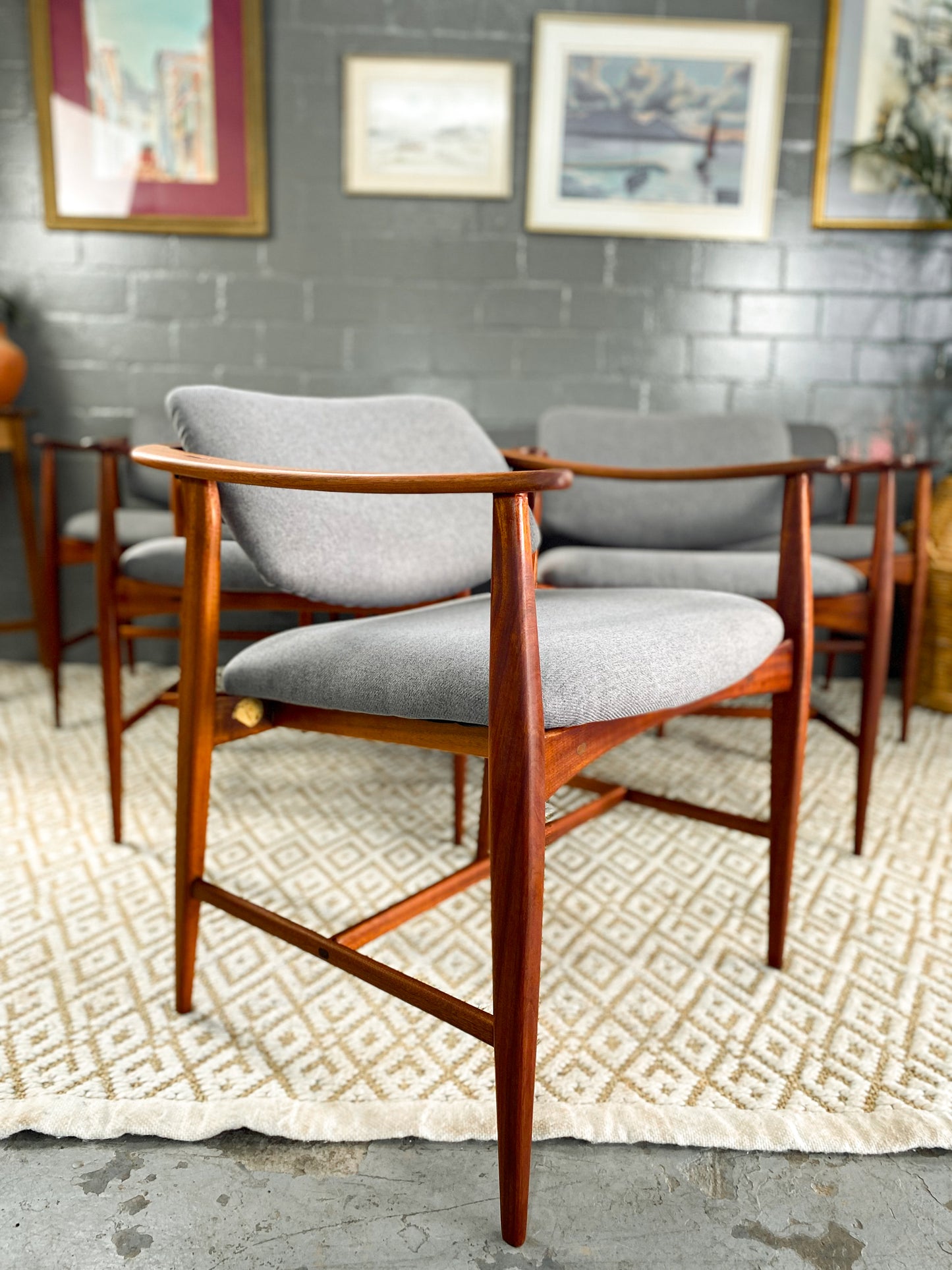 DS Vorster Dining Set