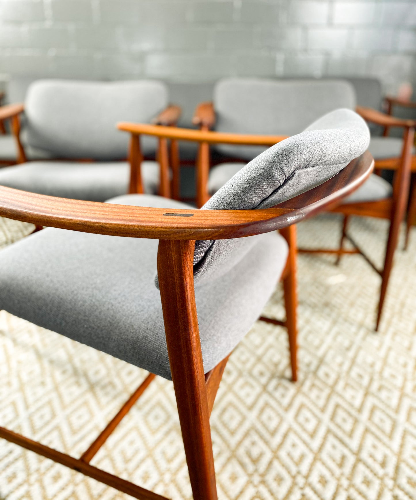 DS Vorster Dining Set