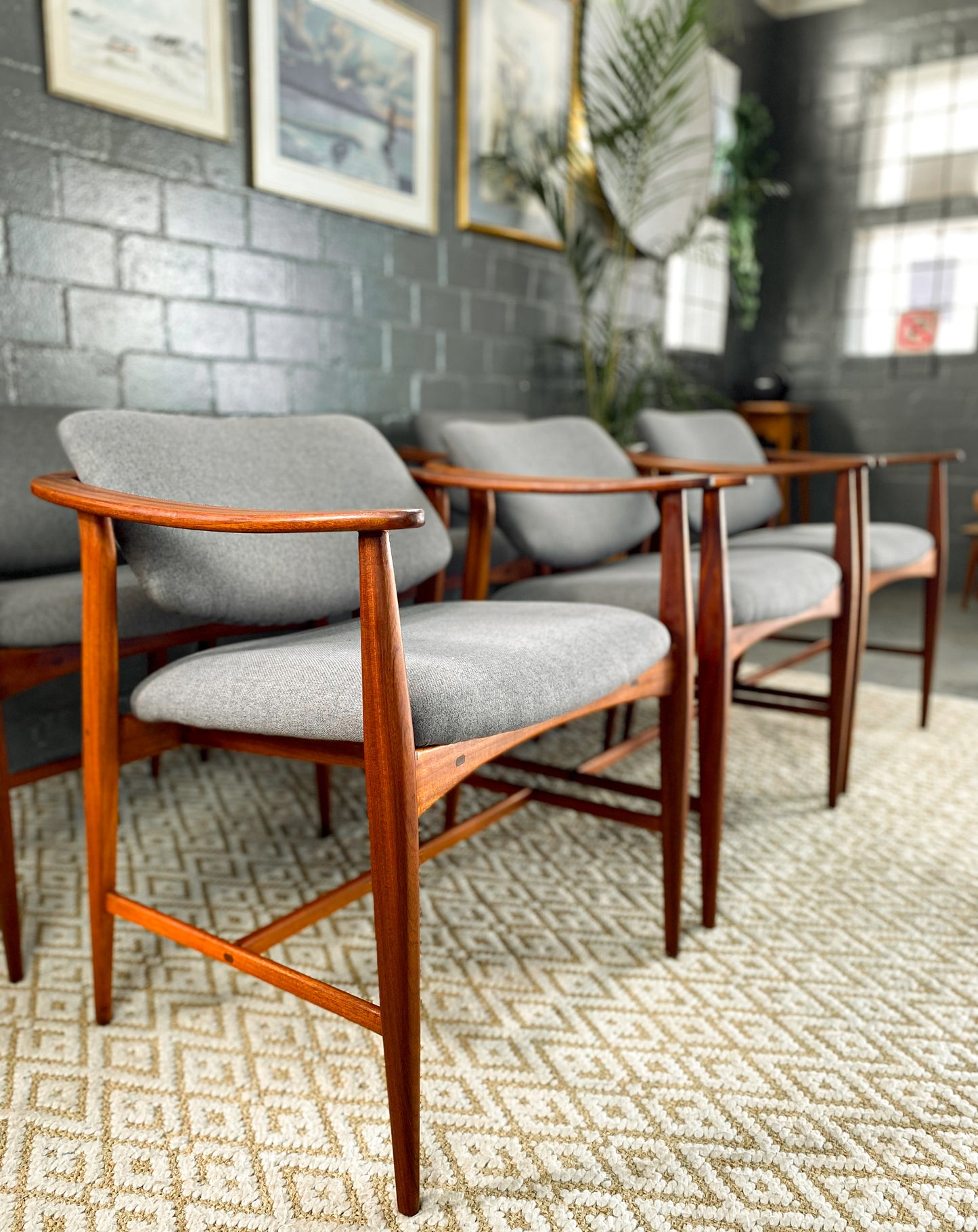 DS Vorster Dining Set