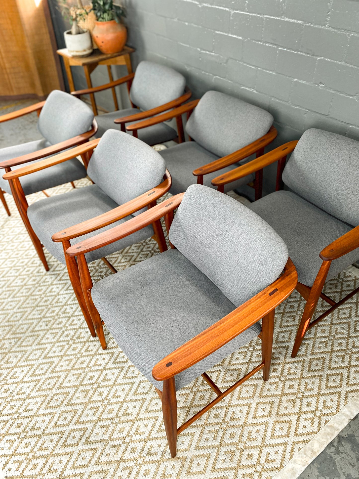 DS Vorster Dining Set